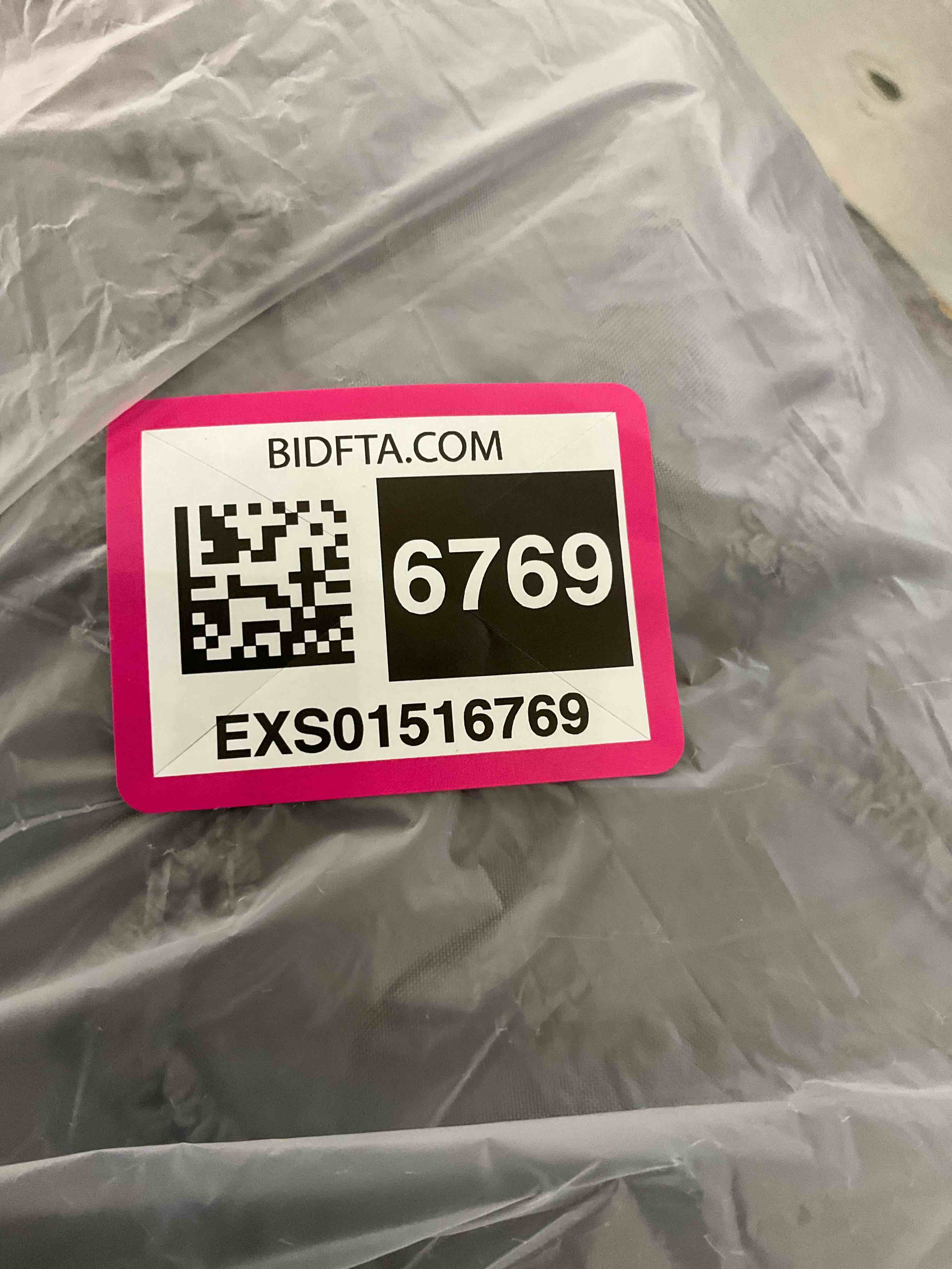 https://s3.amazonaws.com/lotting-images-prod/BargainHunt/EXS01516769_1716475265662.jpeg