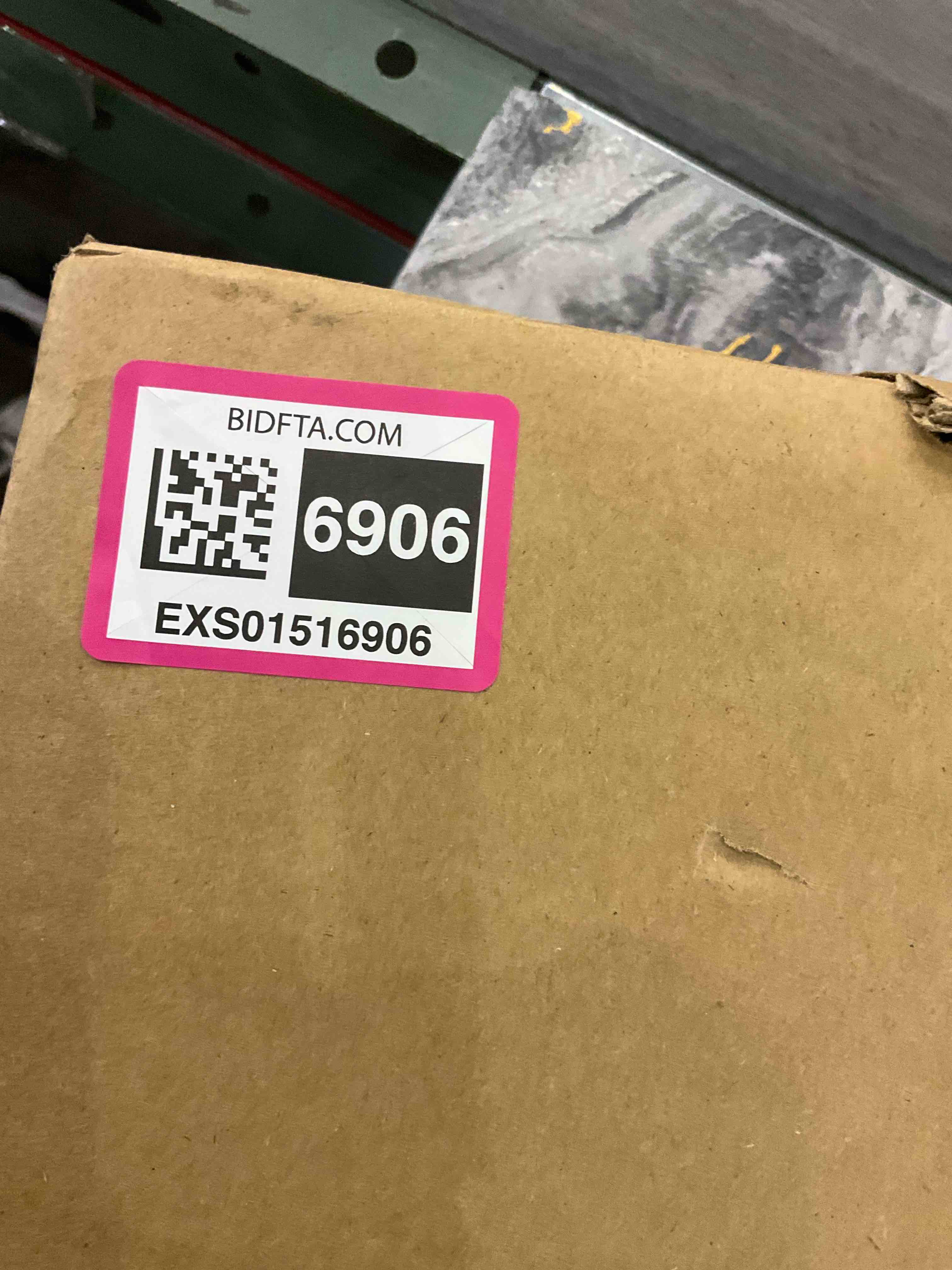 https://s3.amazonaws.com/lotting-images-prod/BargainHunt/EXS01516906_1716895033967.jpeg