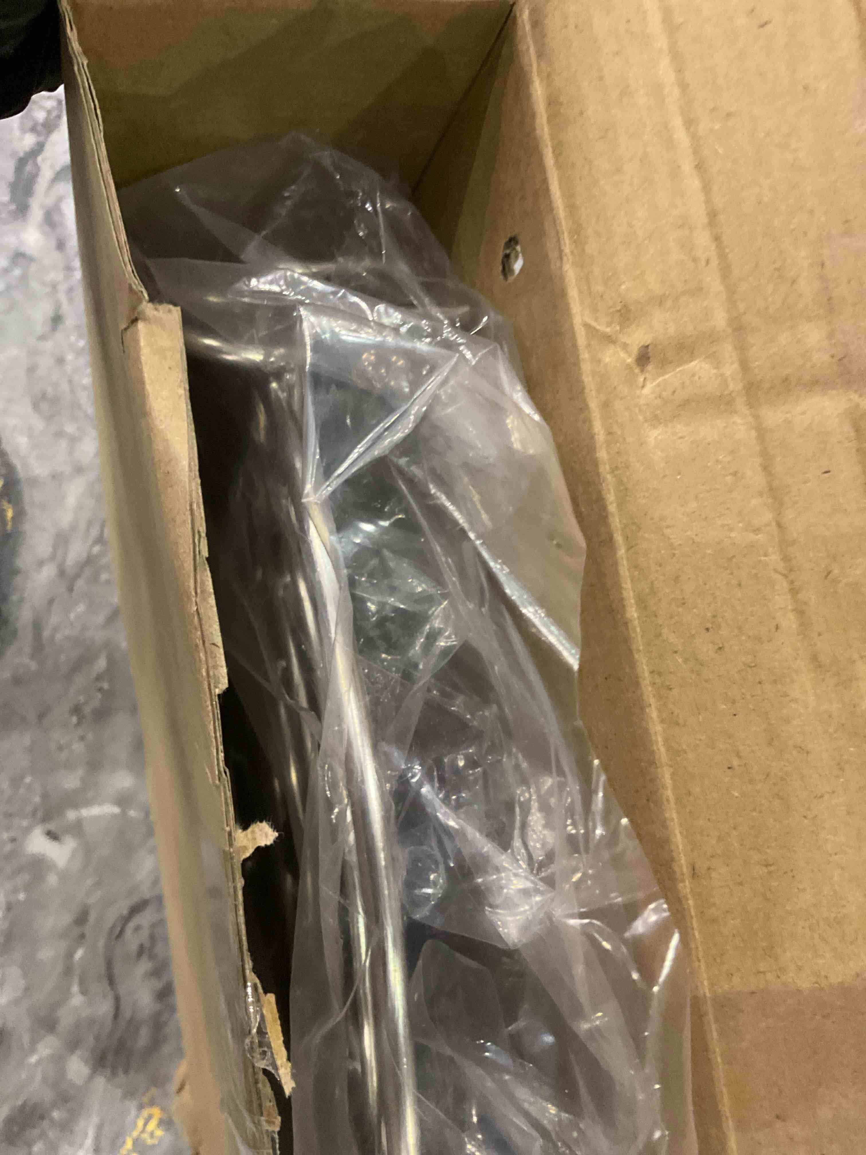 https://s3.amazonaws.com/lotting-images-prod/BargainHunt/EXS01516907_1716895131611.jpeg