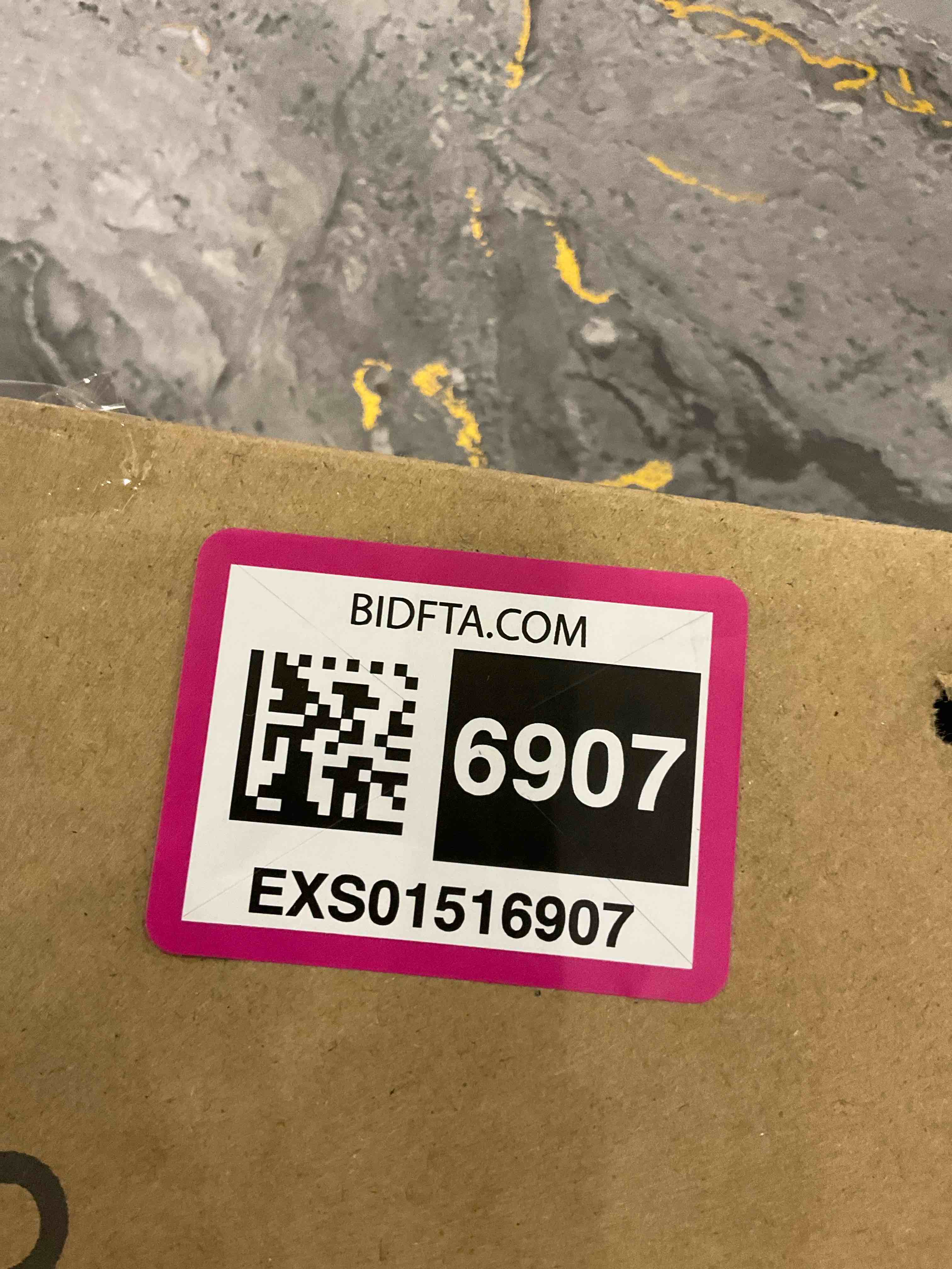 https://s3.amazonaws.com/lotting-images-prod/BargainHunt/EXS01516907_1716895185708.jpeg