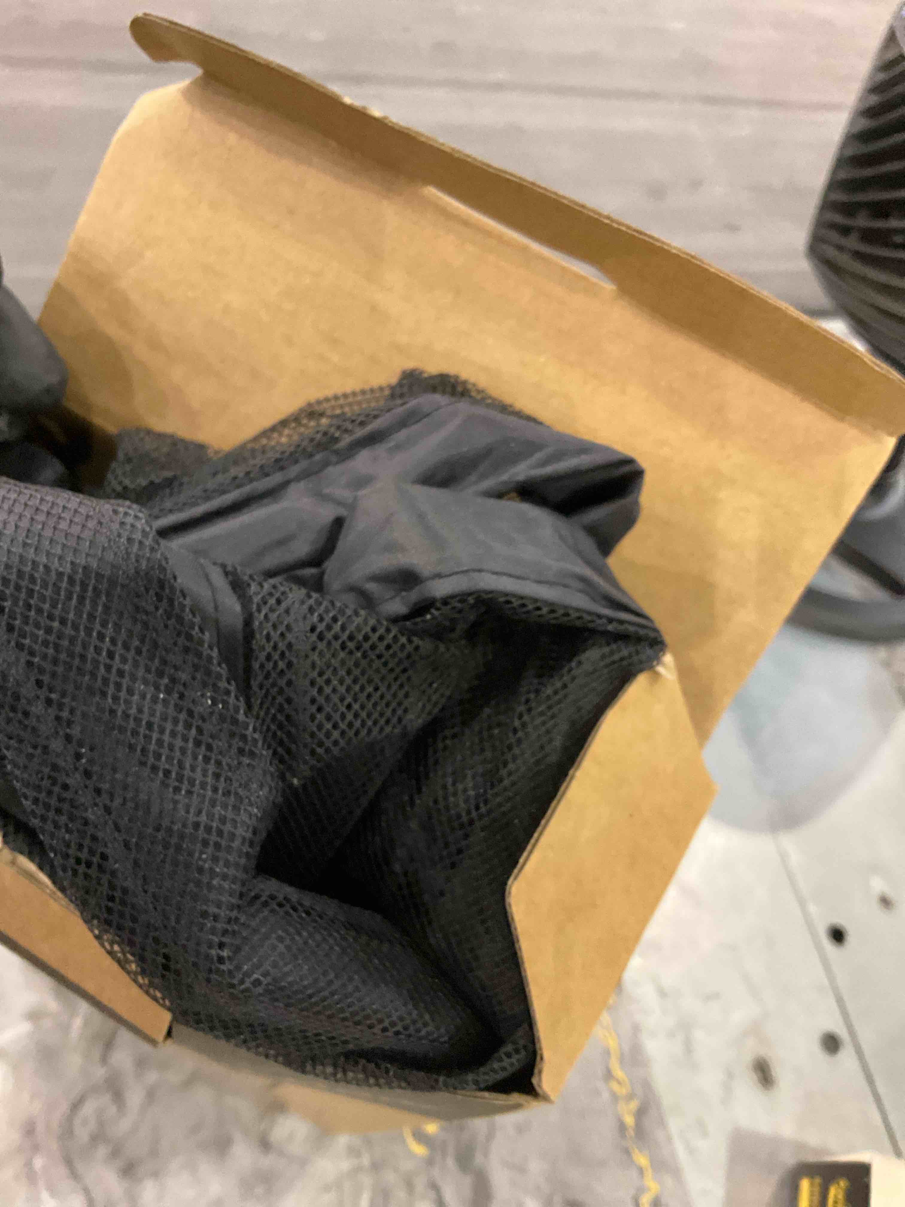 https://s3.amazonaws.com/lotting-images-prod/BargainHunt/EXS01516908_1716895290019.jpeg