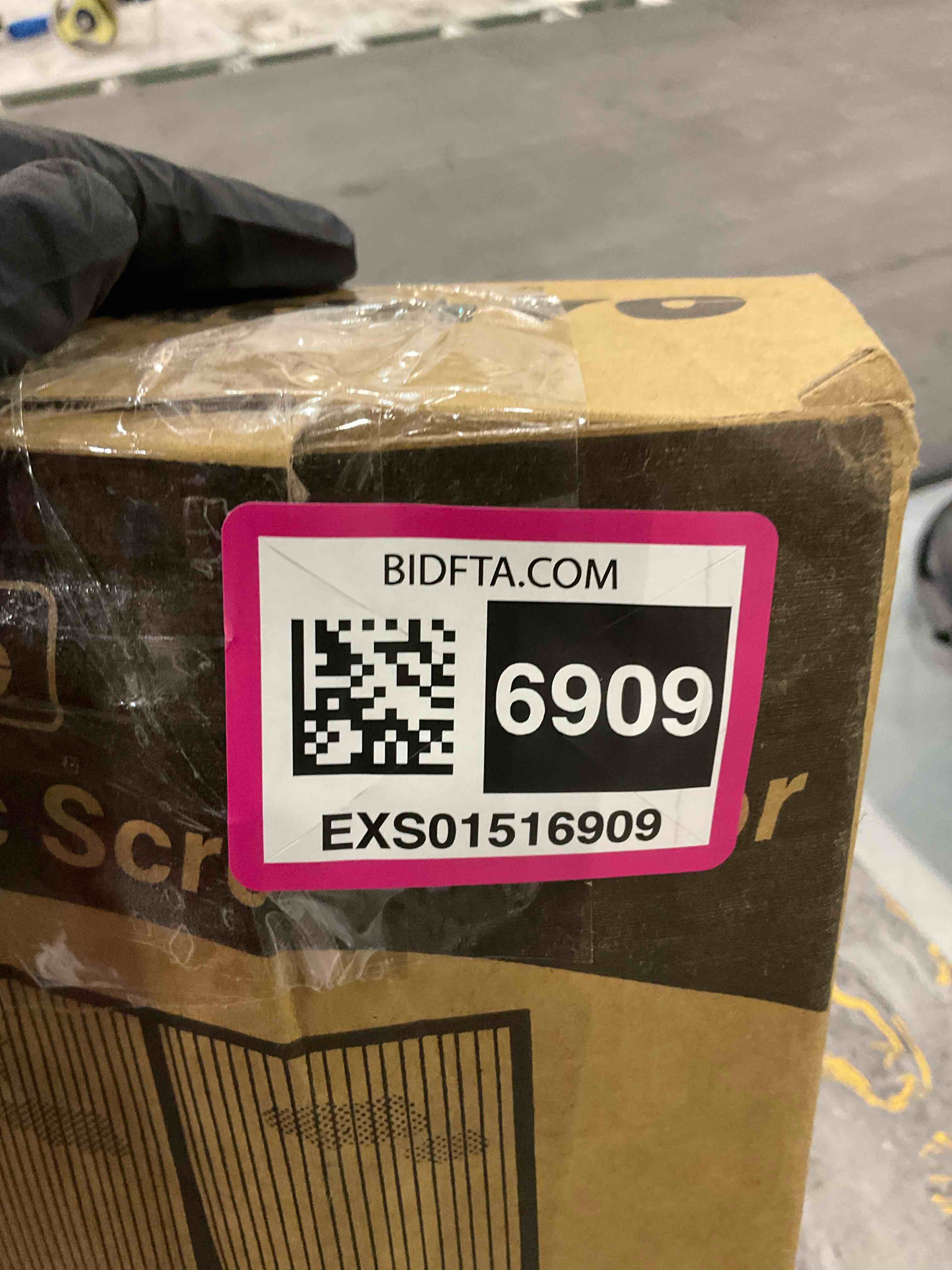 https://s3.amazonaws.com/lotting-images-prod/BargainHunt/EXS01516909_1716895580182.jpeg