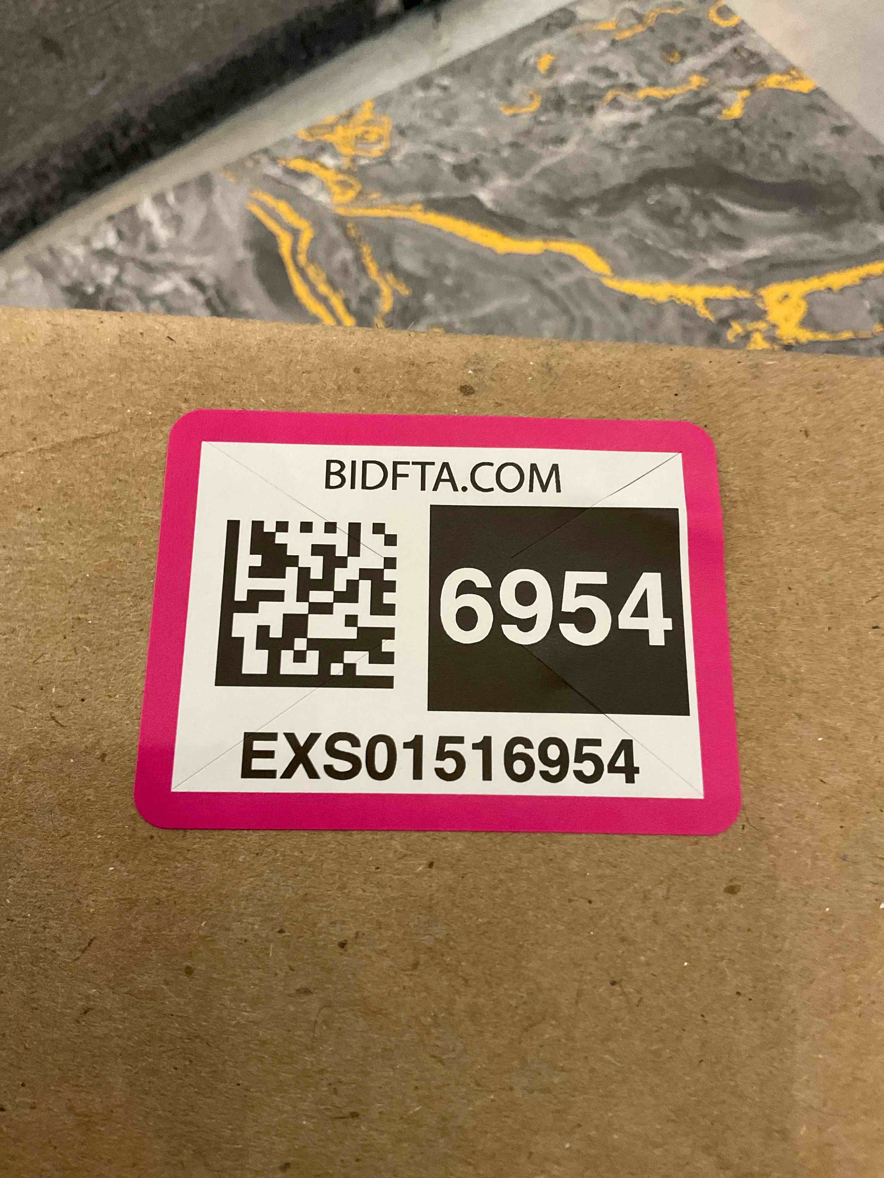 https://s3.amazonaws.com/lotting-images-prod/BargainHunt/EXS01516954_1716906109172.jpeg