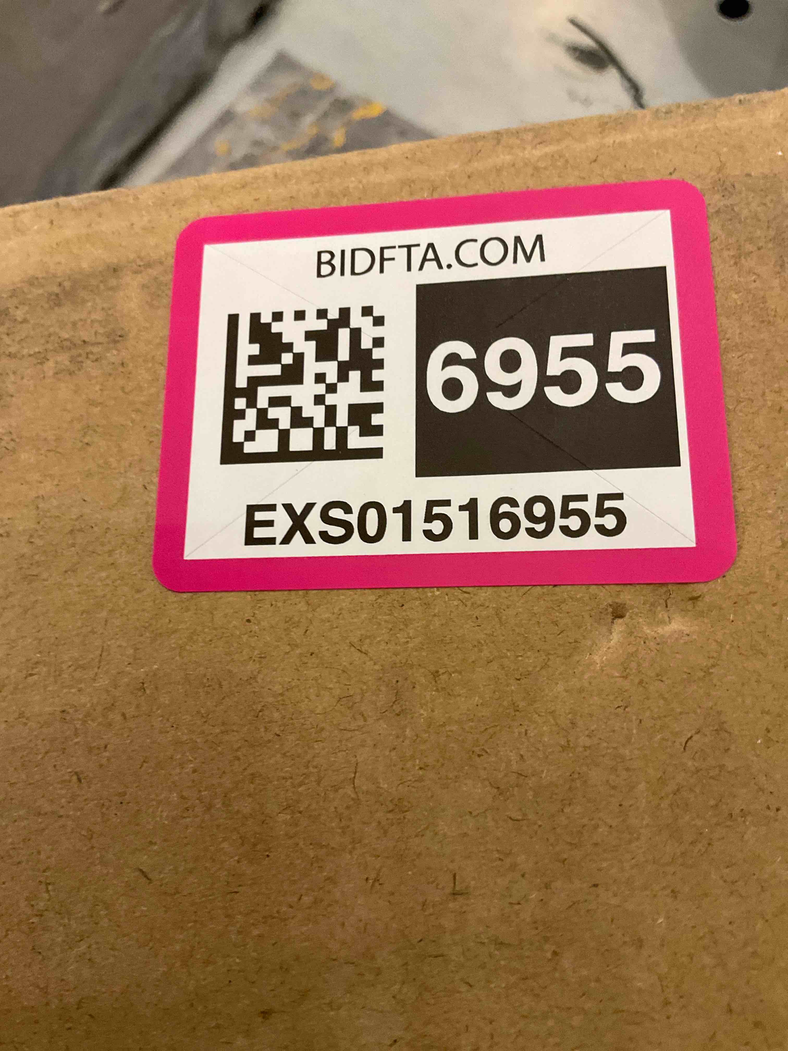 https://s3.amazonaws.com/lotting-images-prod/BargainHunt/EXS01516955_1716906214511.jpeg