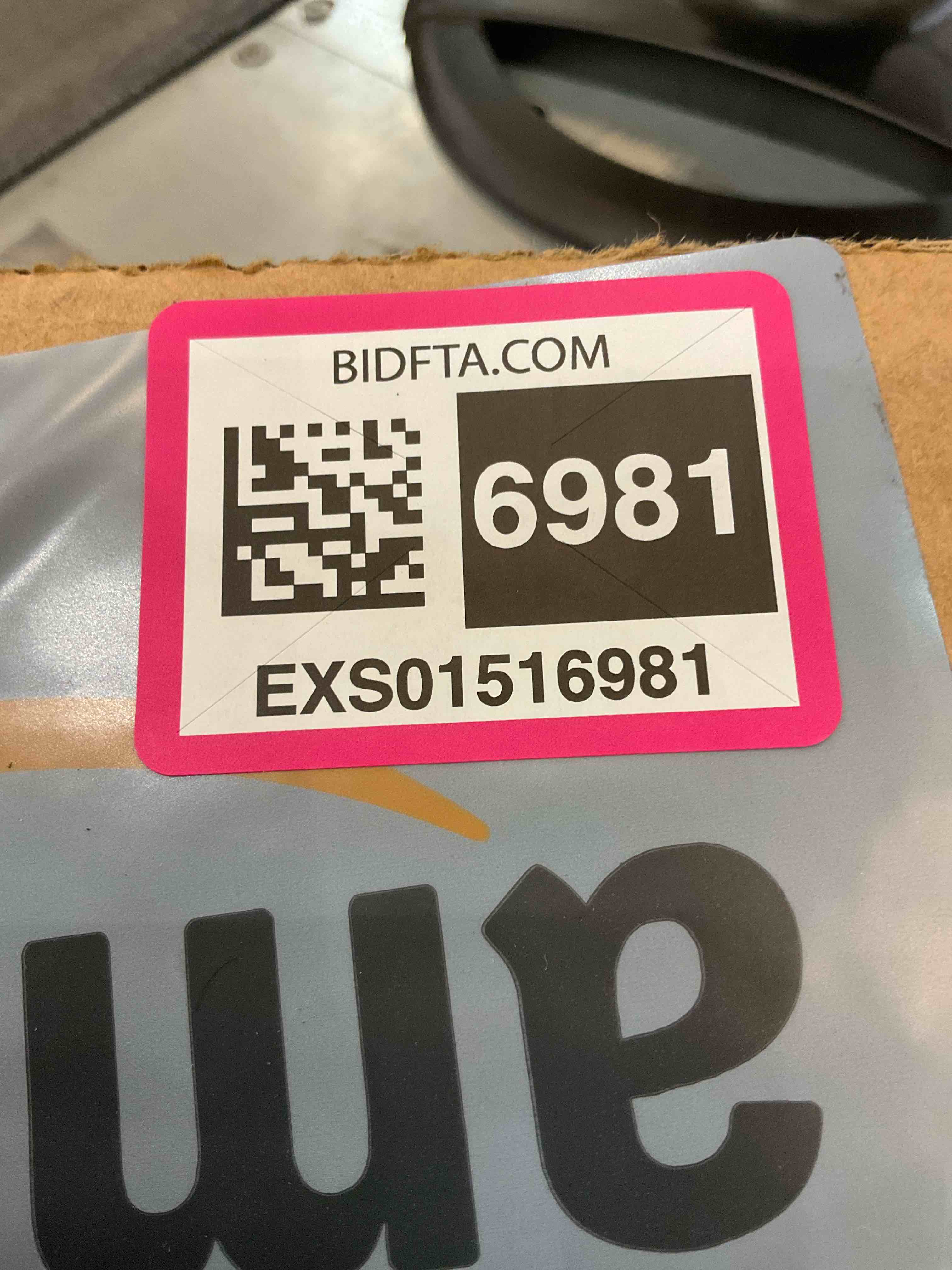 https://s3.amazonaws.com/lotting-images-prod/BargainHunt/EXS01516981_1716914954030.jpeg