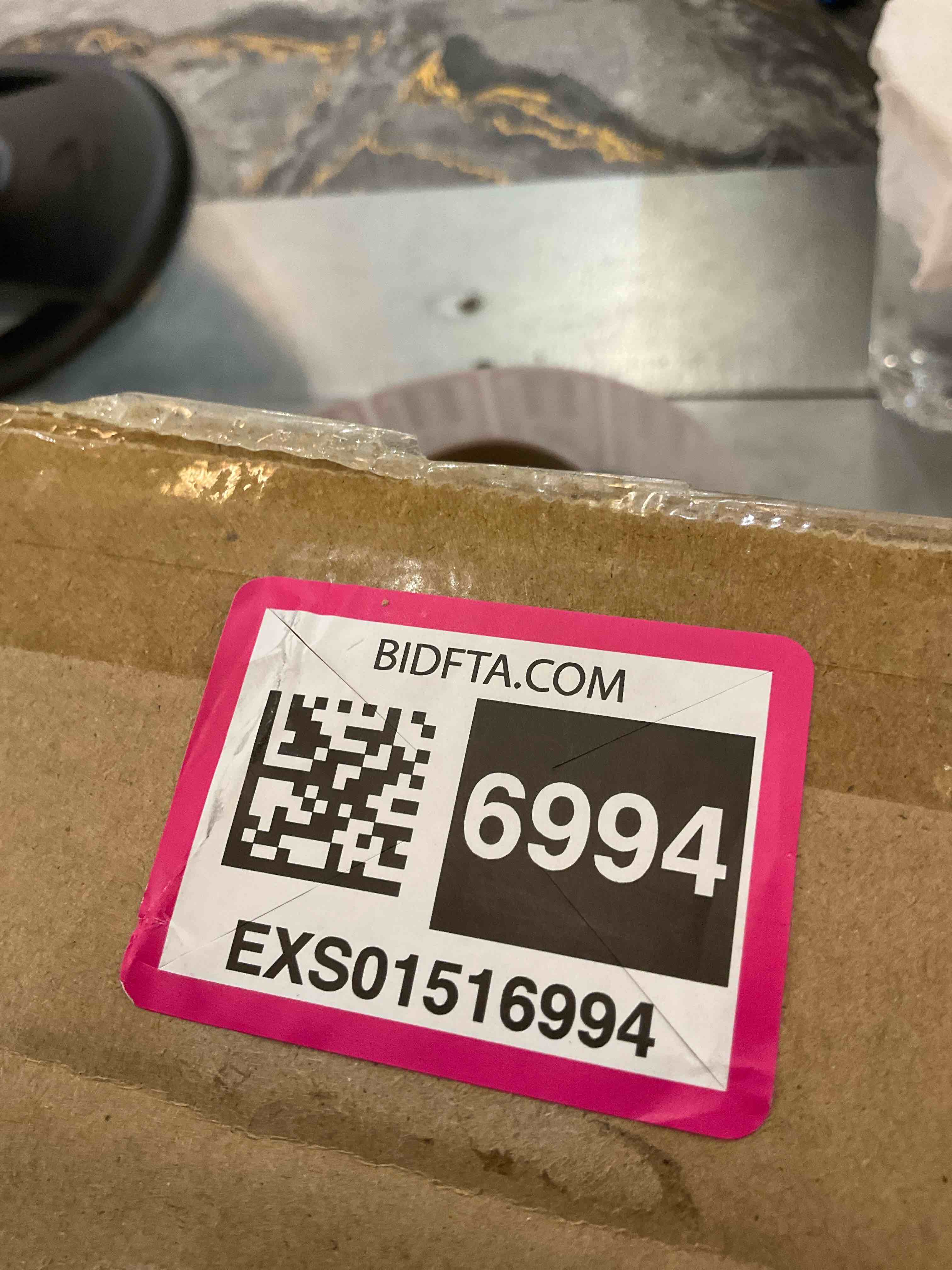 https://s3.amazonaws.com/lotting-images-prod/BargainHunt/EXS01516994_1716921030324.jpeg