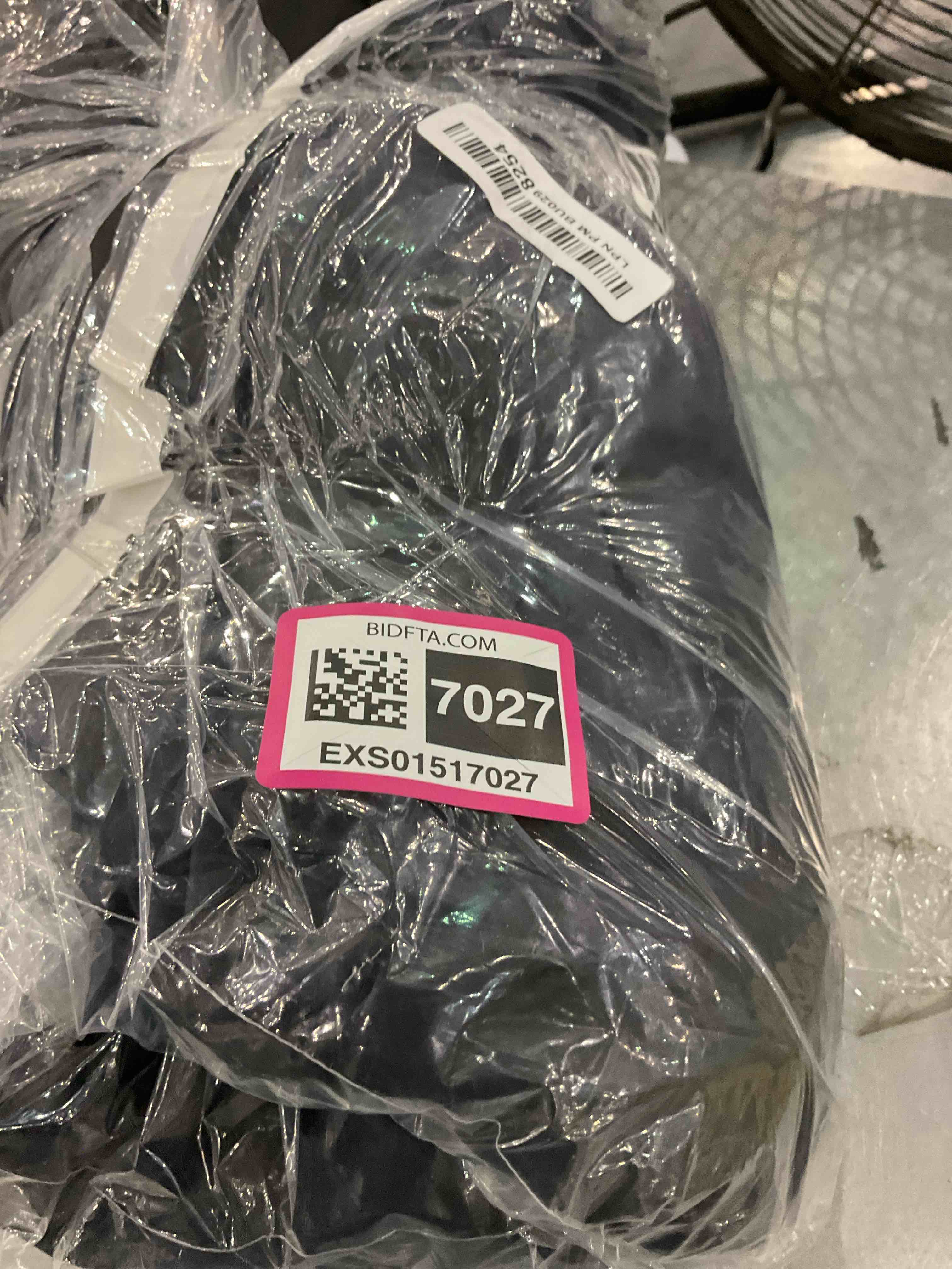 https://s3.amazonaws.com/lotting-images-prod/BargainHunt/EXS01517027_1715957005650.jpeg