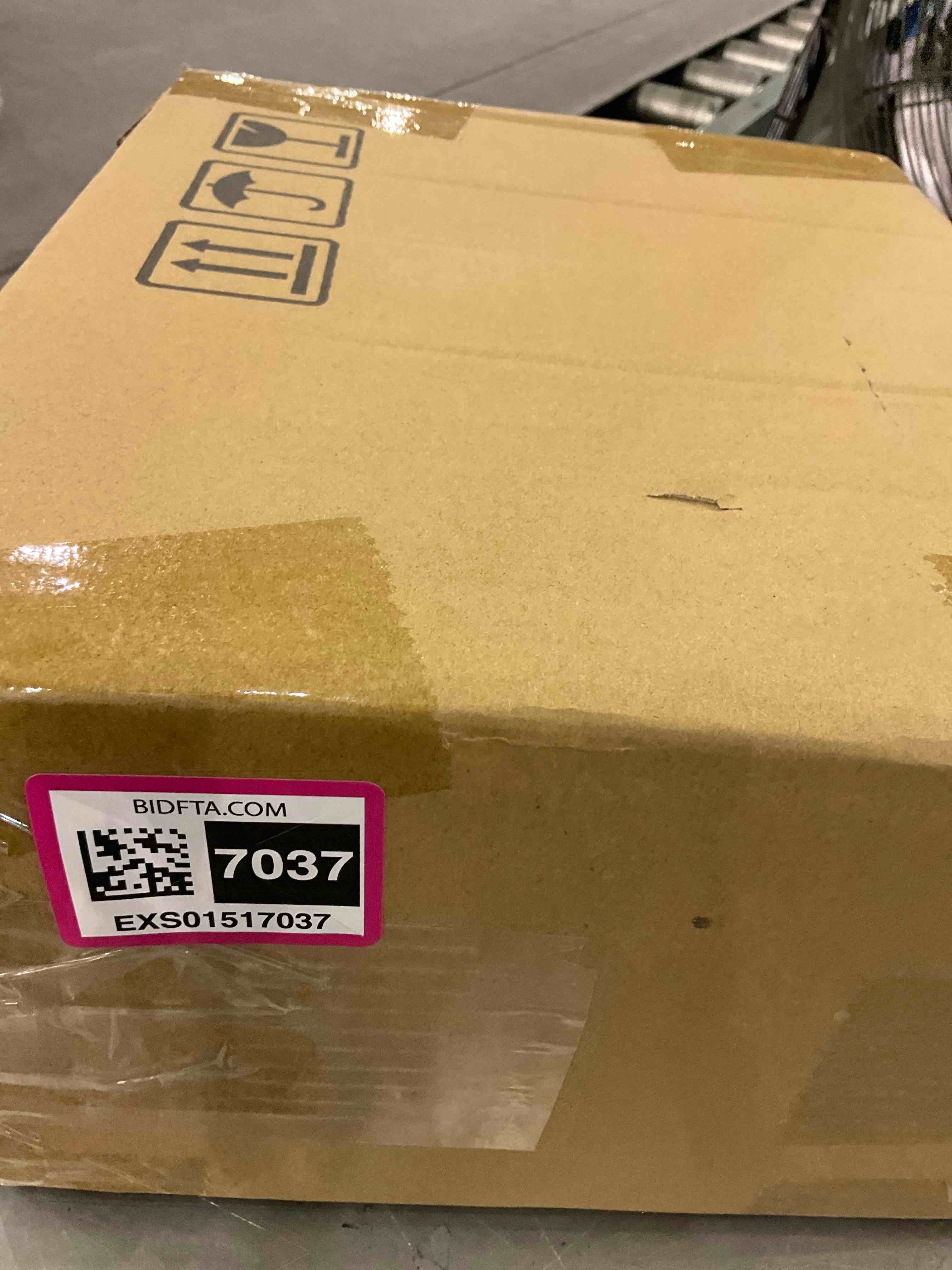https://s3.amazonaws.com/lotting-images-prod/BargainHunt/EXS01517037_1715957670533.jpeg