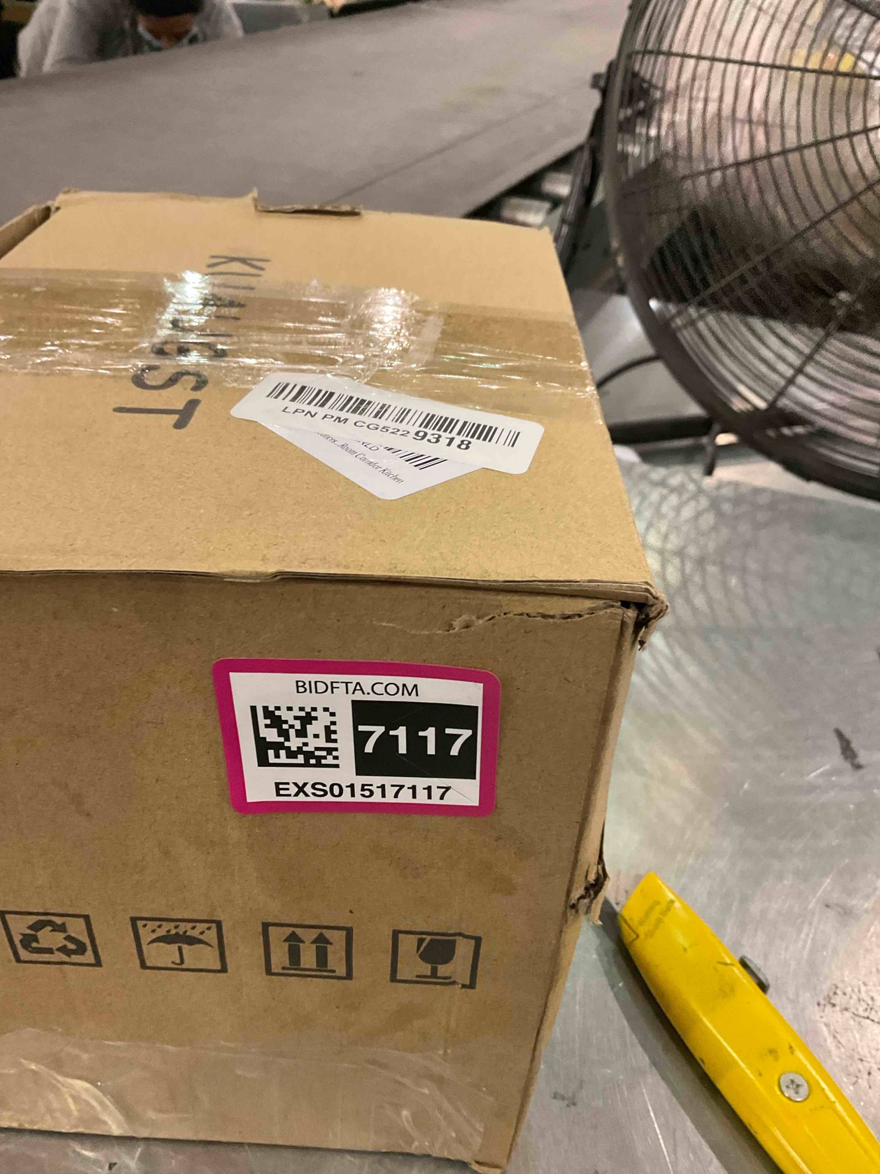 https://s3.amazonaws.com/lotting-images-prod/BargainHunt/EXS01517117_1715972574714.jpeg