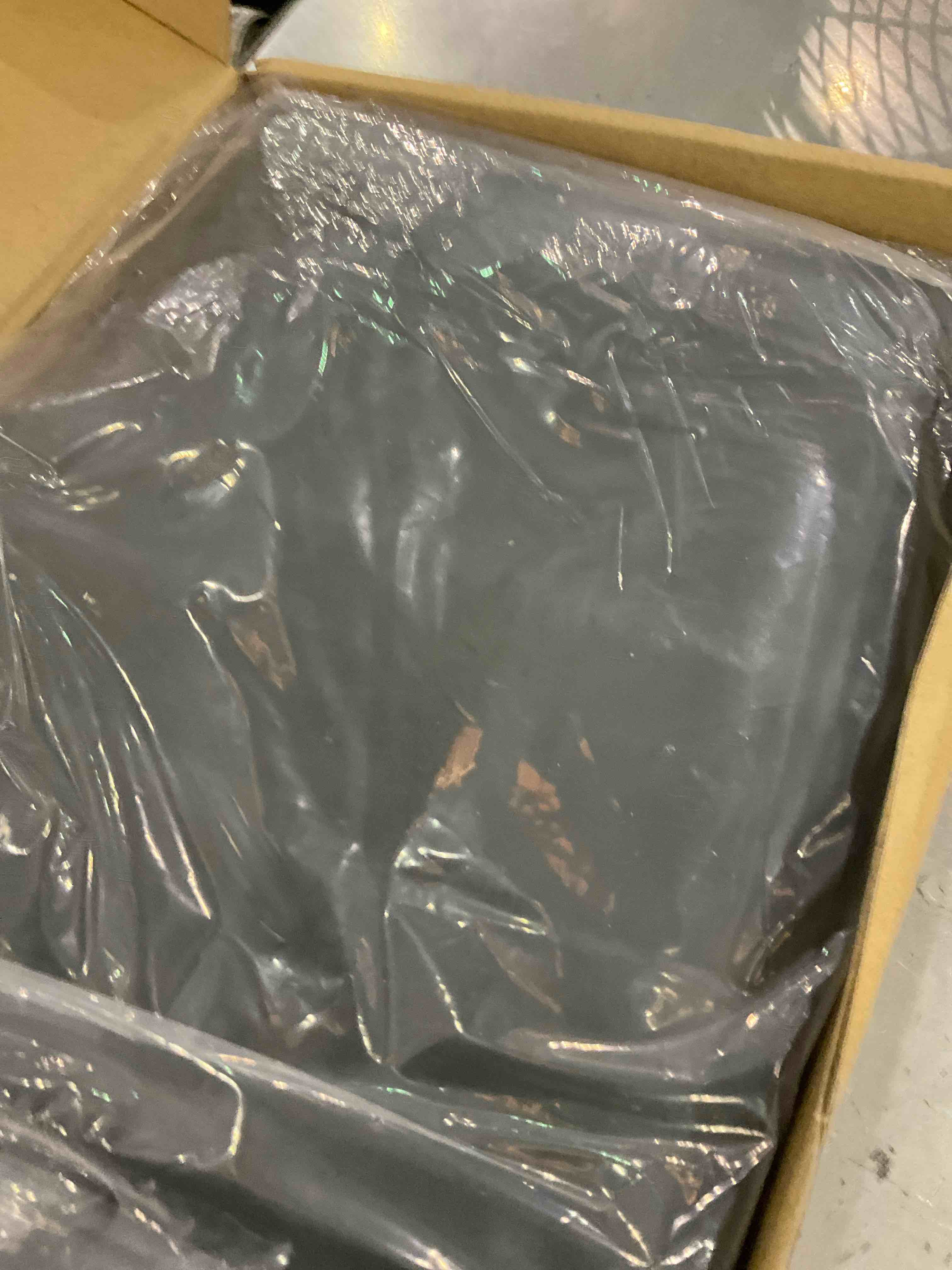 https://s3.amazonaws.com/lotting-images-prod/BargainHunt/EXS01517172_1716211754752.jpeg