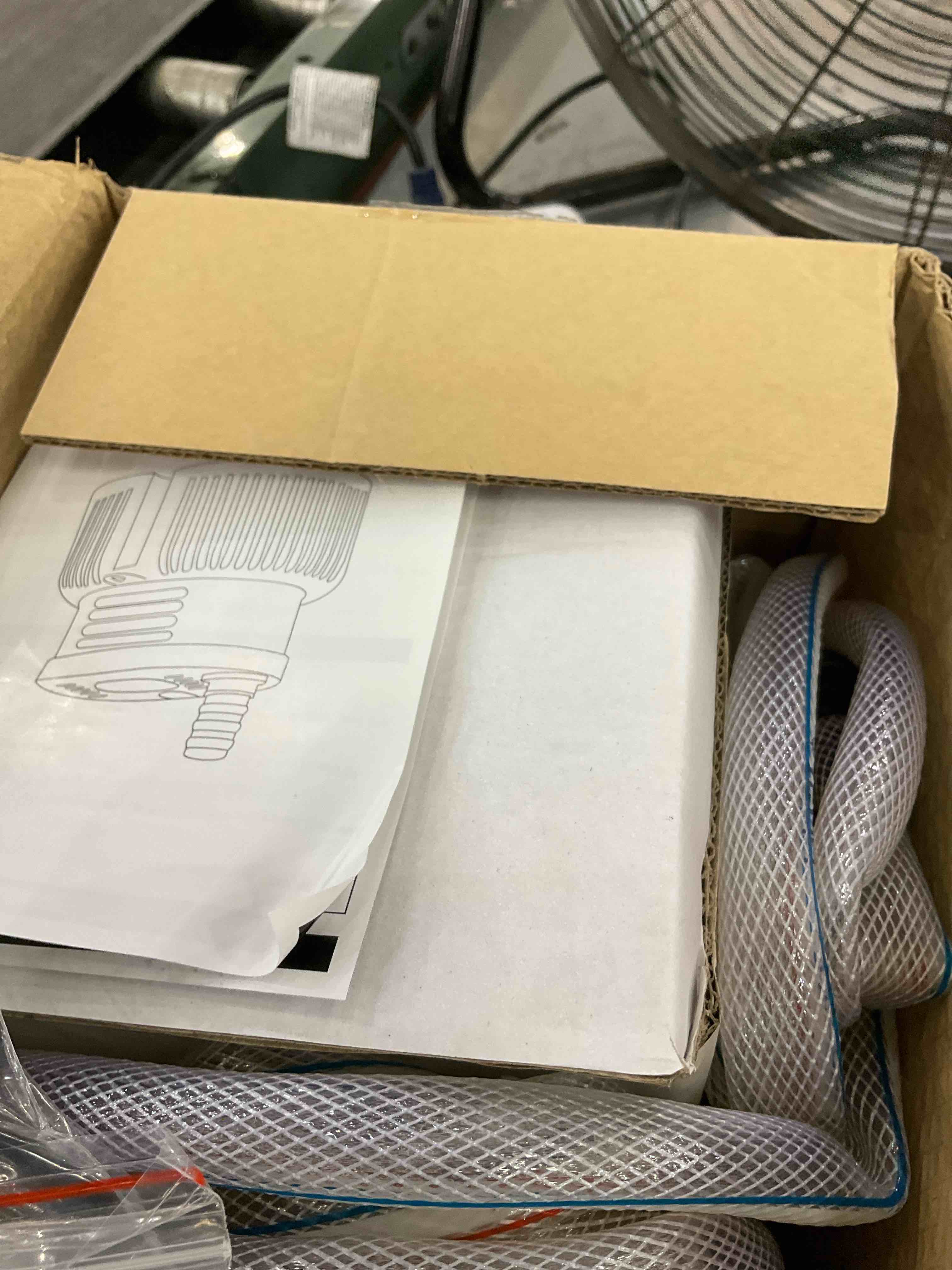 https://s3.amazonaws.com/lotting-images-prod/BargainHunt/EXS01517254_1716216816573.jpeg