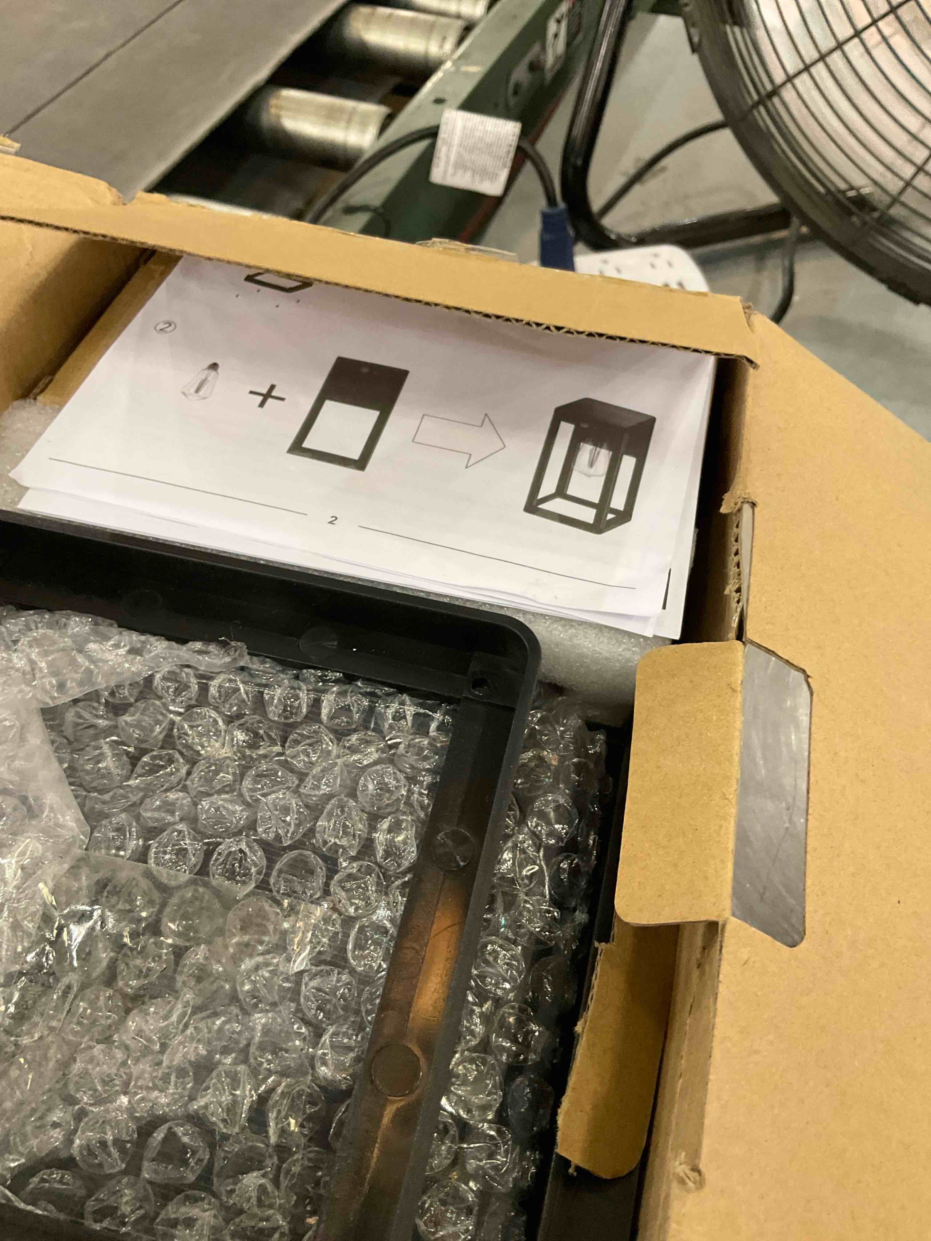 https://s3.amazonaws.com/lotting-images-prod/BargainHunt/EXS01517263_1716217404752.jpeg