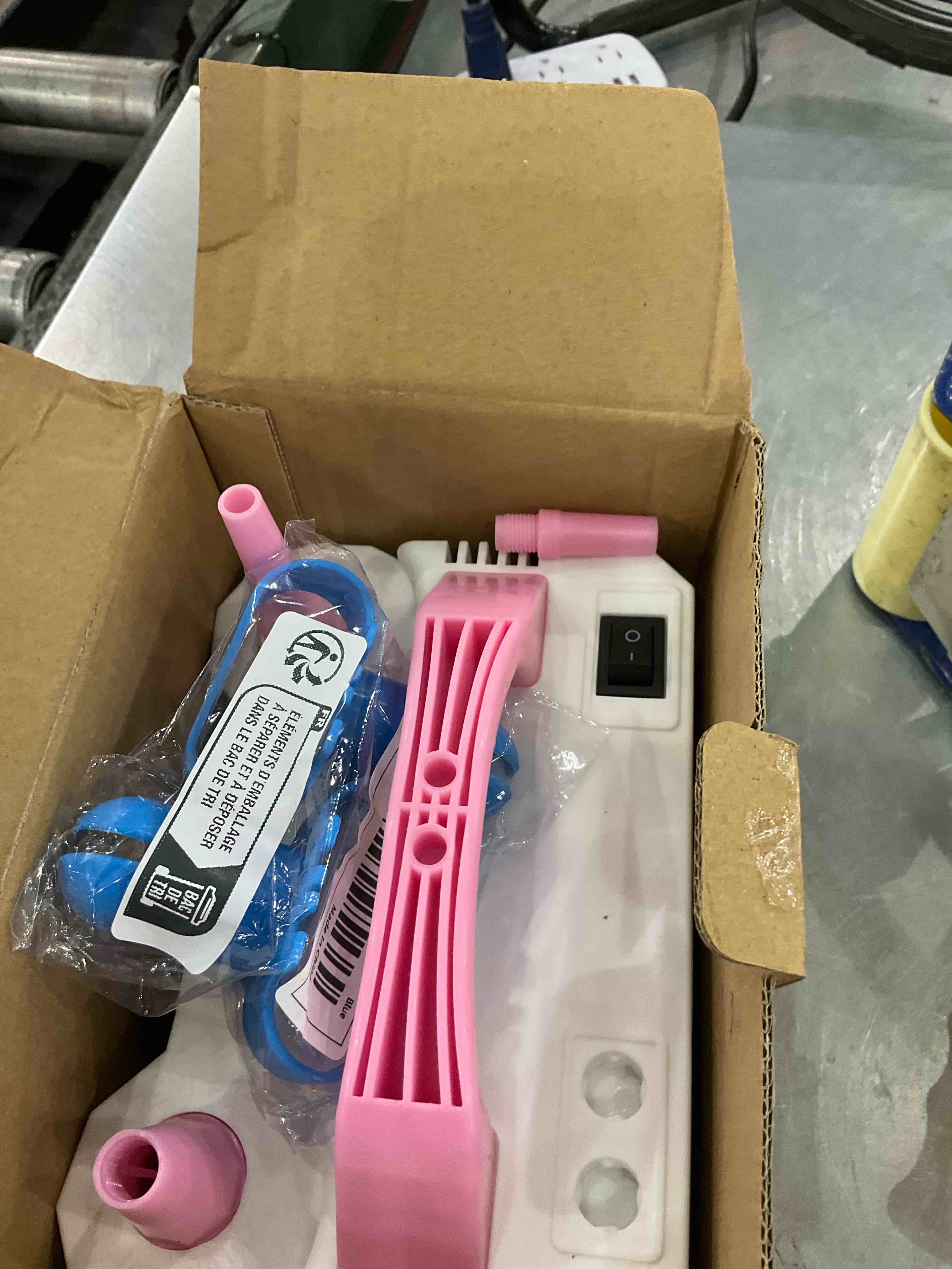https://s3.amazonaws.com/lotting-images-prod/BargainHunt/EXS01517314_1716223720367.jpeg