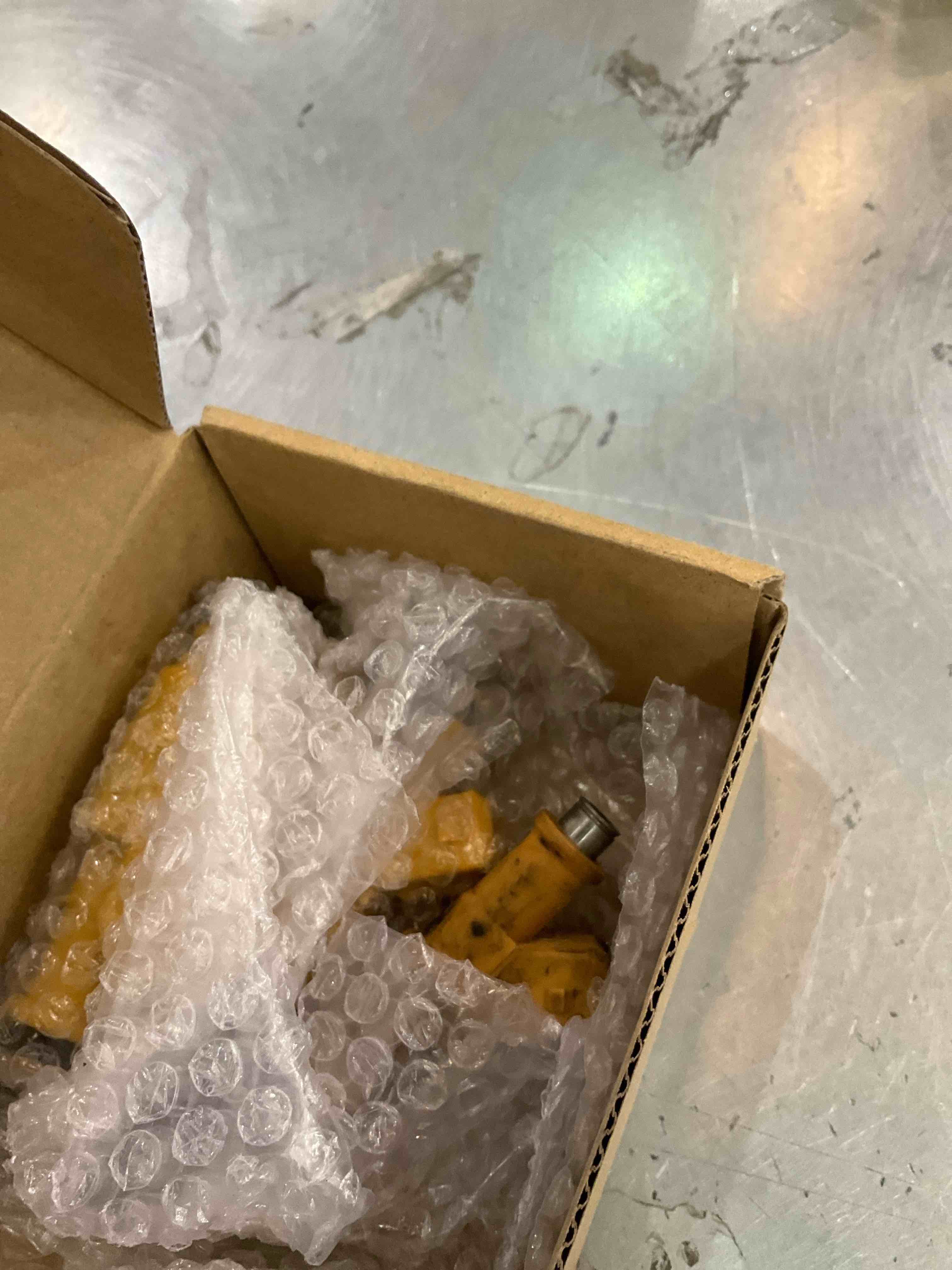 https://s3.amazonaws.com/lotting-images-prod/BargainHunt/EXS01517321_1716224268798.jpeg