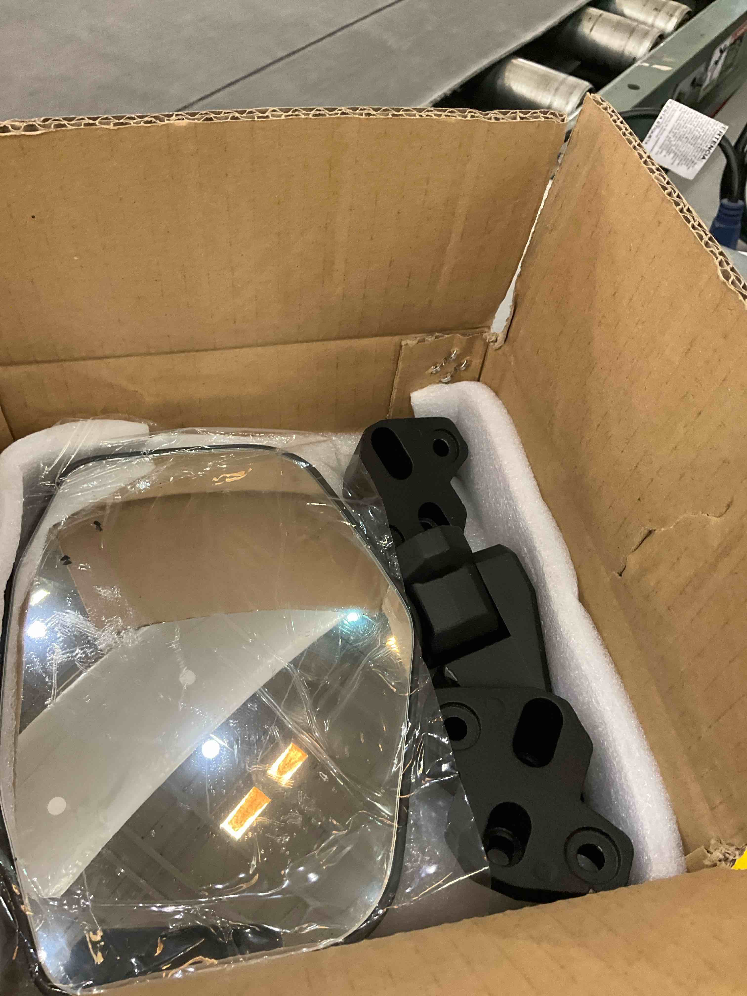 https://s3.amazonaws.com/lotting-images-prod/BargainHunt/EXS01517387_1716230328608.jpeg