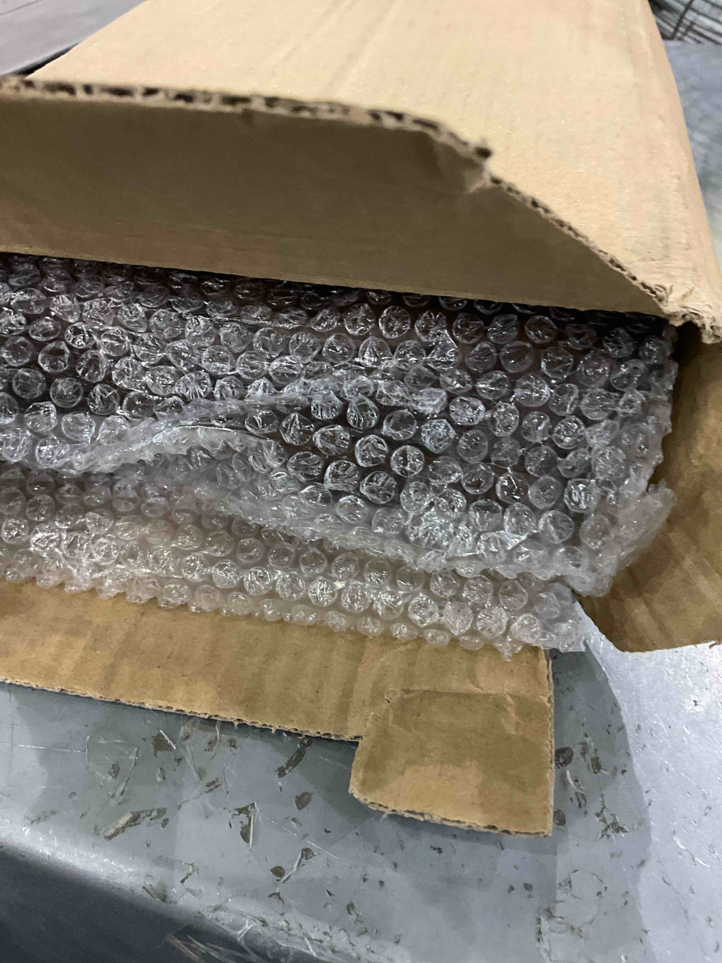 https://s3.amazonaws.com/lotting-images-prod/BargainHunt/EXS01517415_1716290006241.jpeg