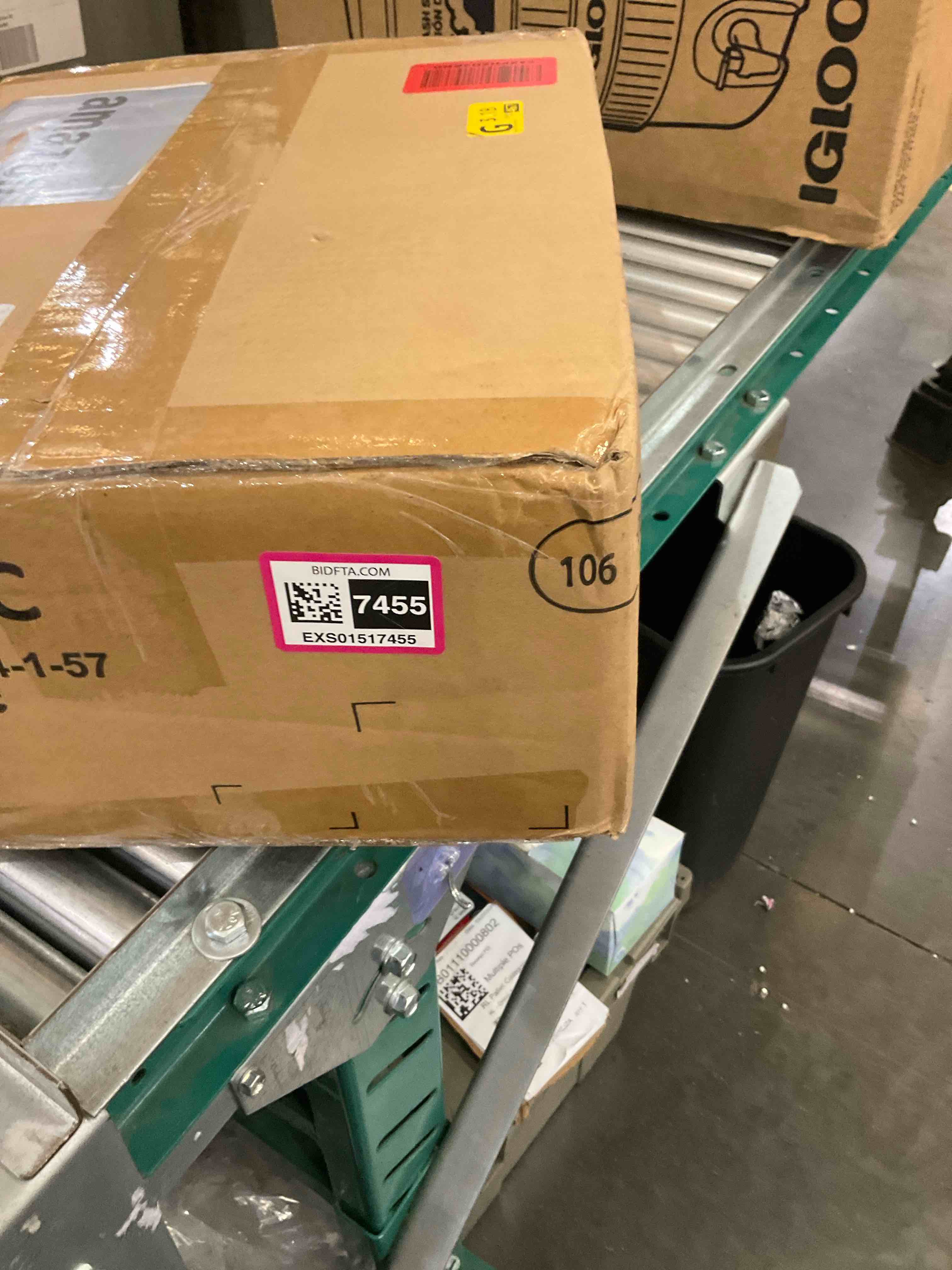 https://s3.amazonaws.com/lotting-images-prod/BargainHunt/EXS01517455_1716305017087.jpeg