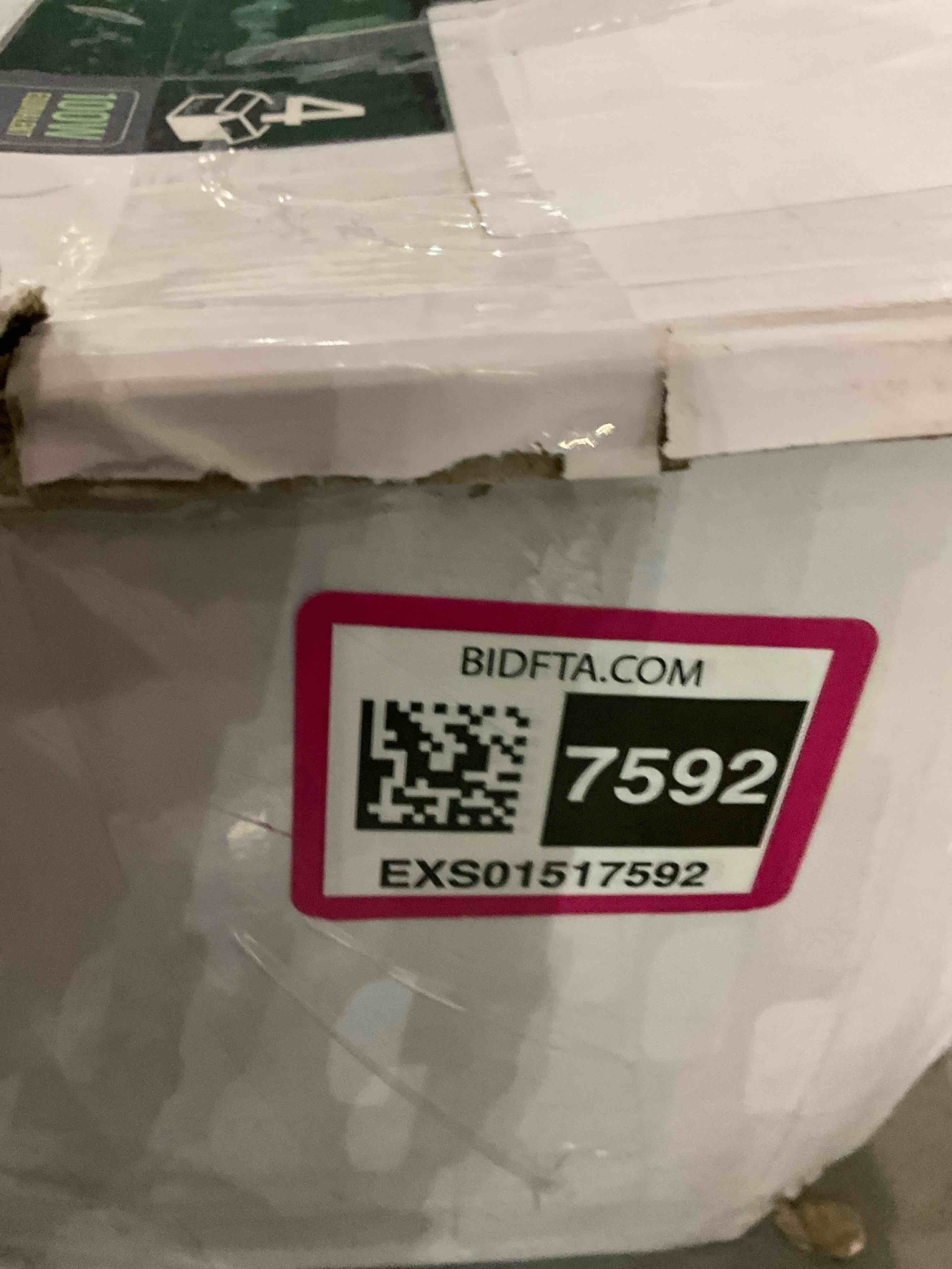 https://s3.amazonaws.com/lotting-images-prod/BargainHunt/EXS01517592_1719576894841.jpeg