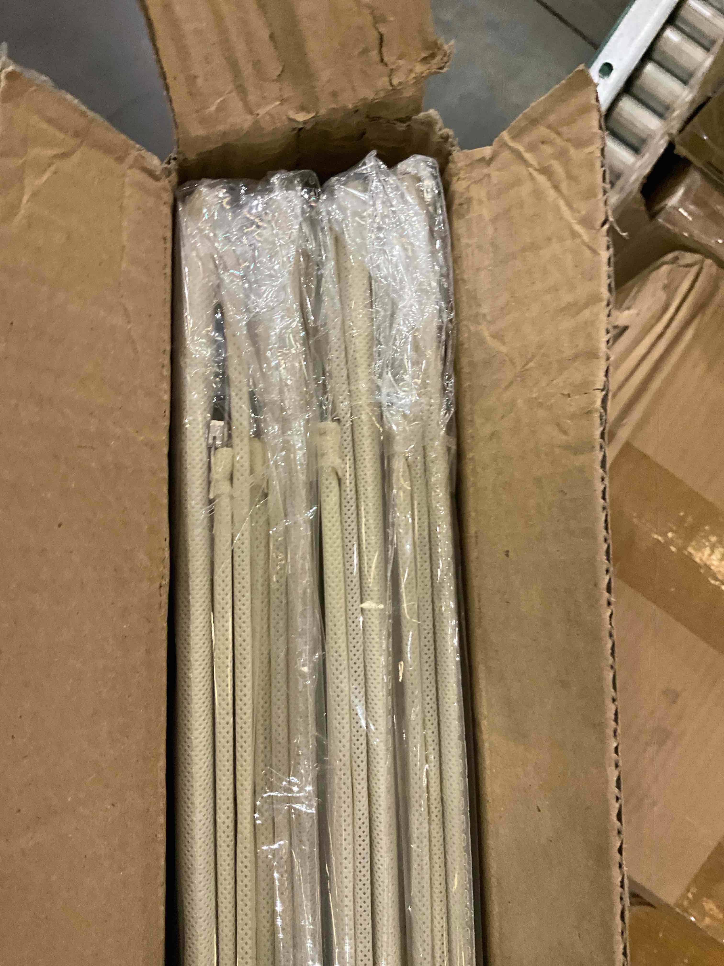 https://s3.amazonaws.com/lotting-images-prod/BargainHunt/EXS01517620_1719583750983.jpeg