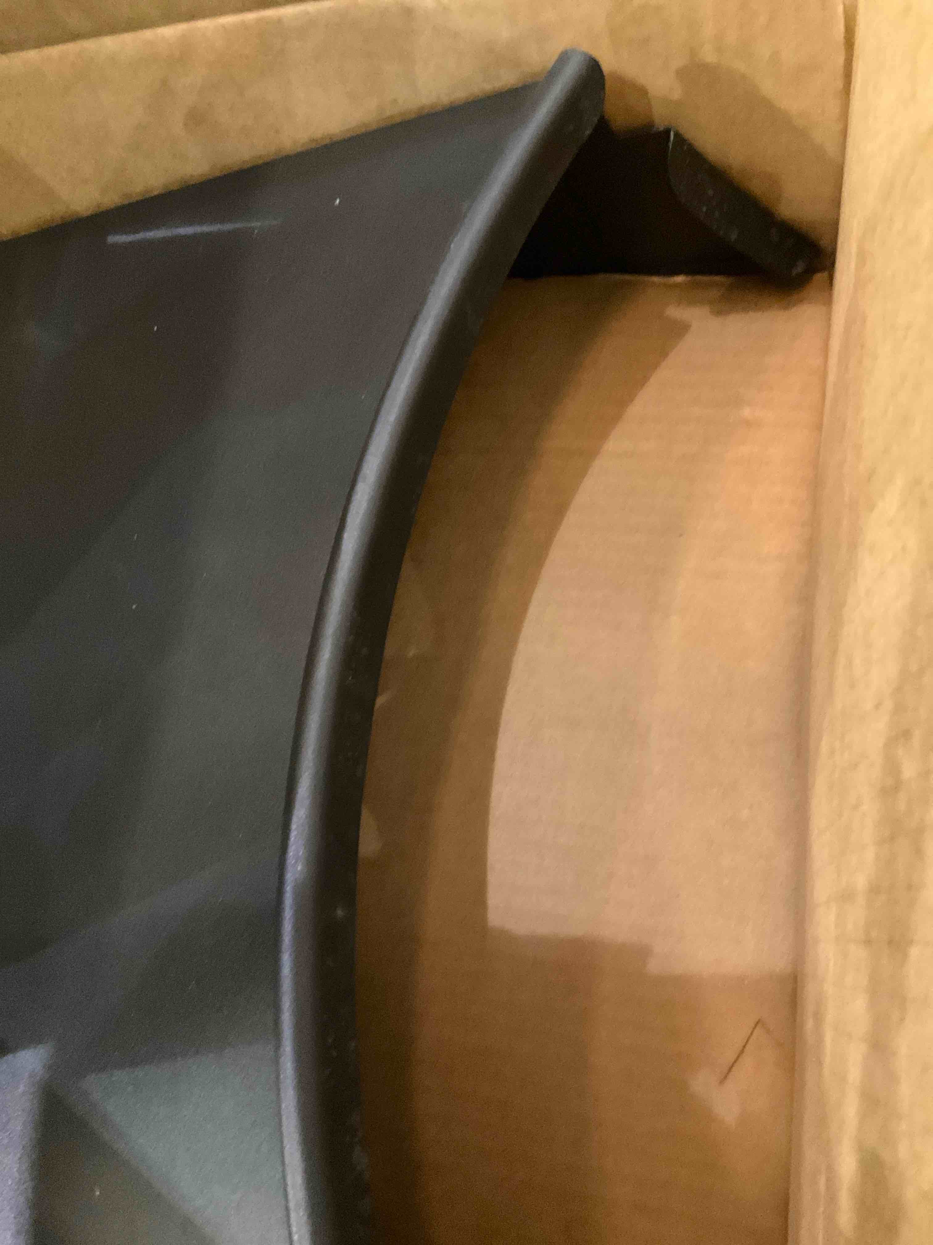 https://s3.amazonaws.com/lotting-images-prod/BargainHunt/EXS01517638_1719586135153.jpeg