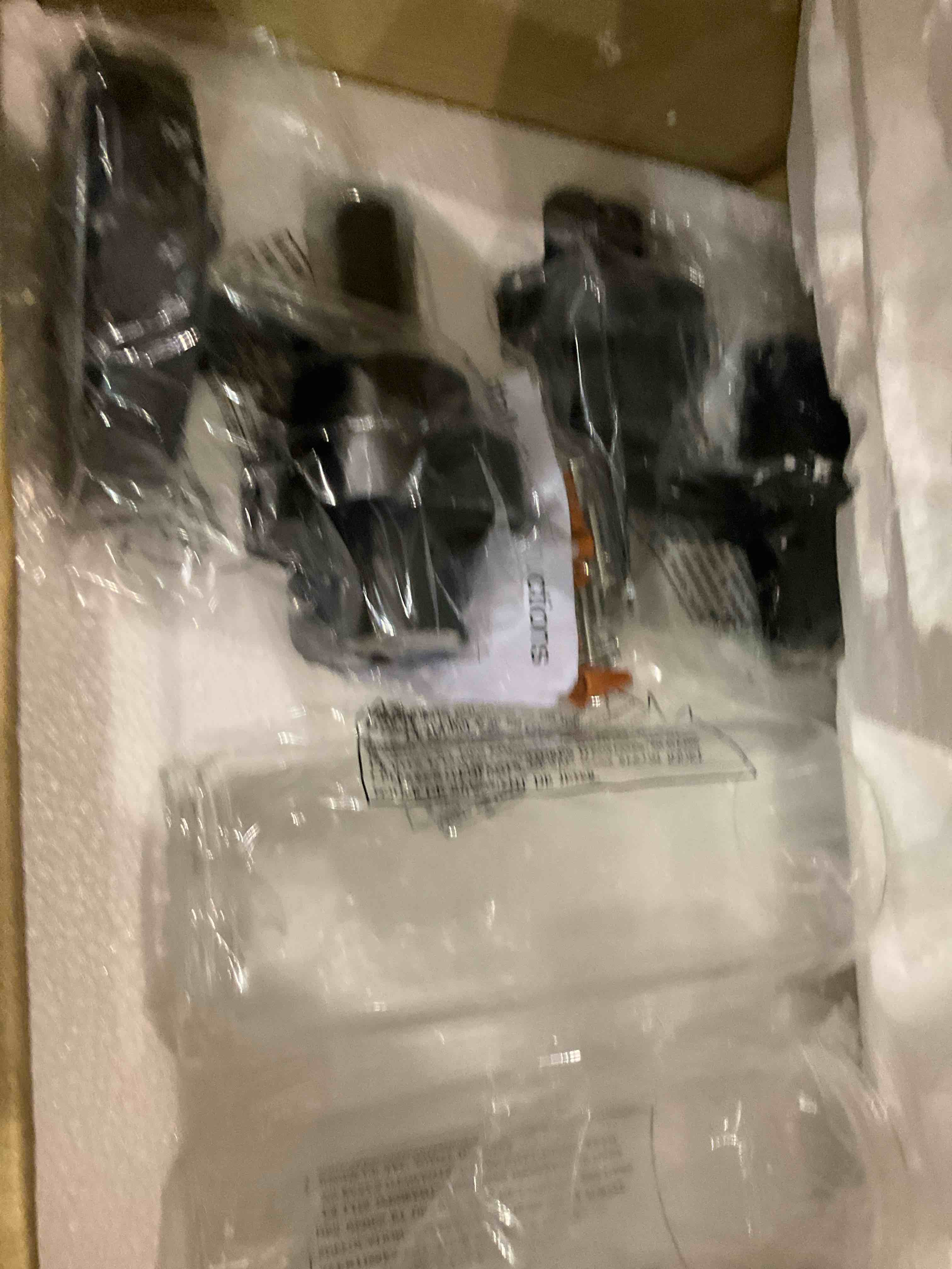 https://s3.amazonaws.com/lotting-images-prod/BargainHunt/EXS01517646_1719832887030.jpeg