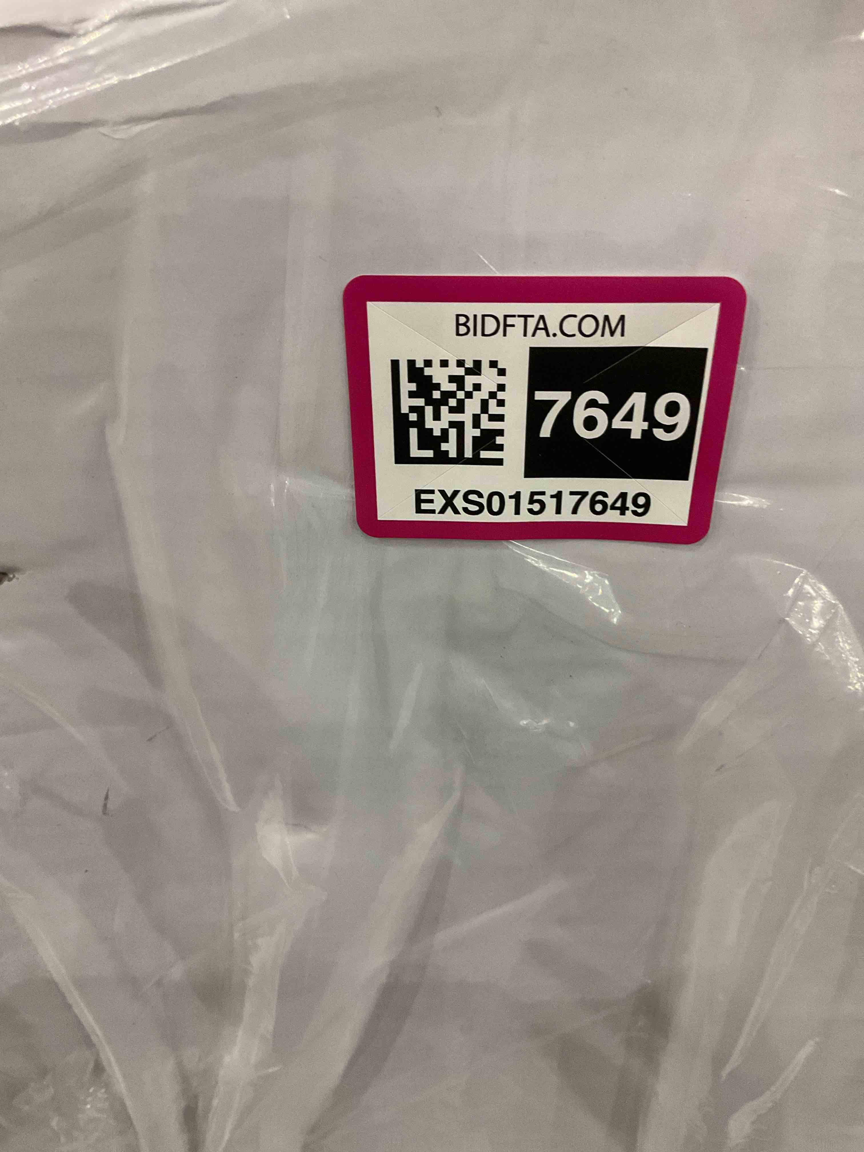 https://s3.amazonaws.com/lotting-images-prod/BargainHunt/EXS01517649_1719833220347.jpeg