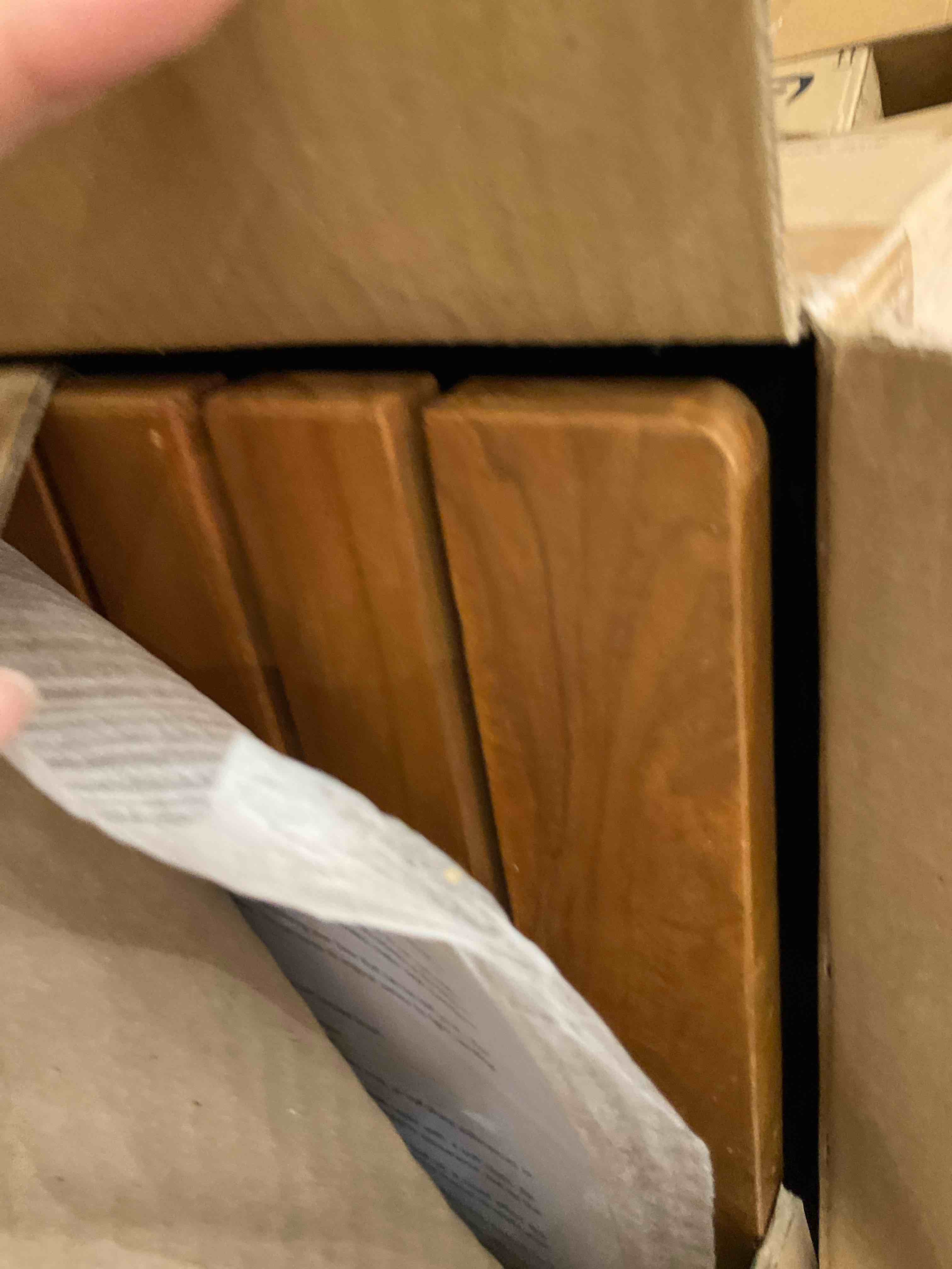 https://s3.amazonaws.com/lotting-images-prod/BargainHunt/EXS01517744_1719852310078.jpeg