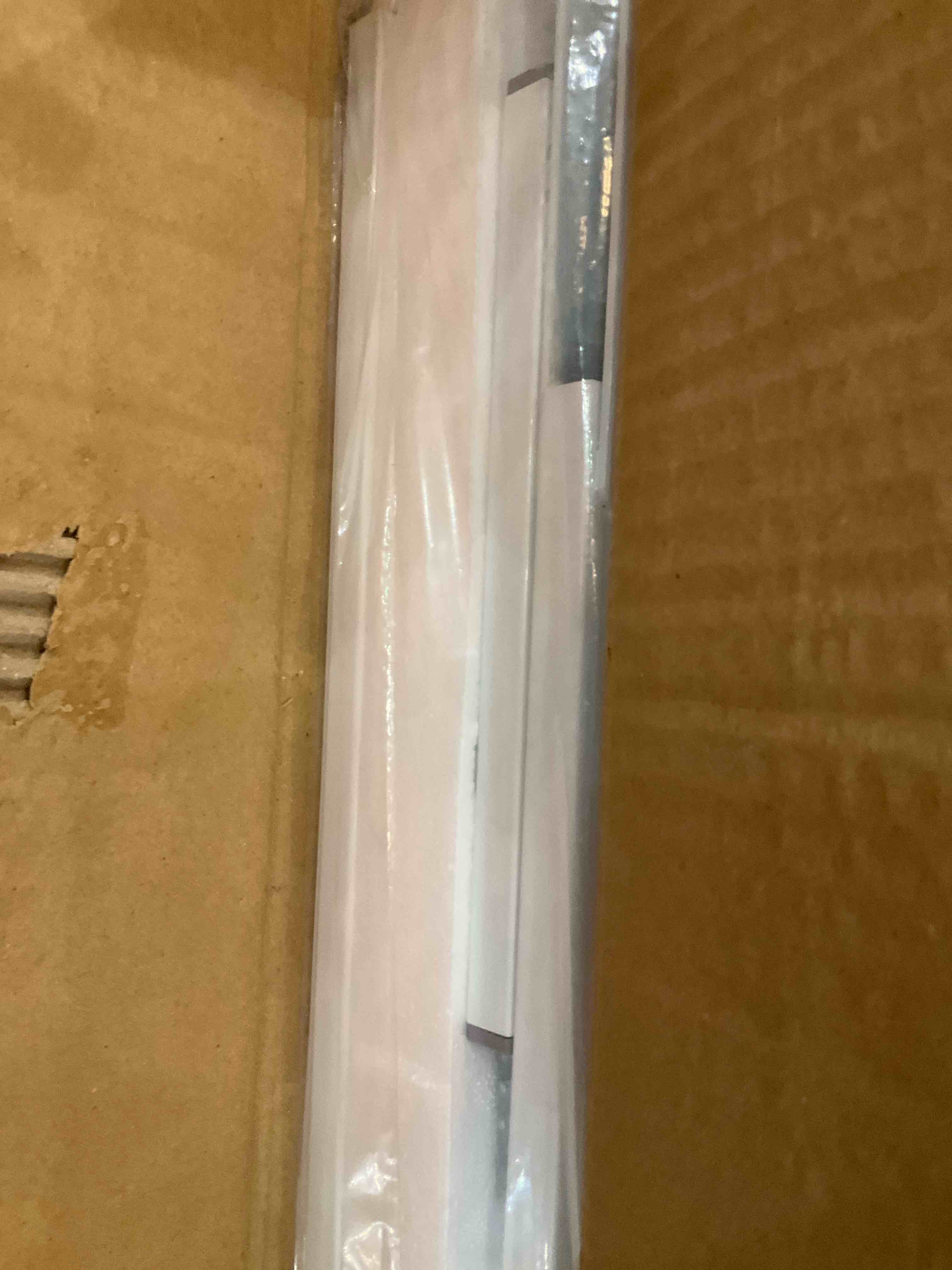 https://s3.amazonaws.com/lotting-images-prod/BargainHunt/EXS01517882_1719942197374.jpeg
