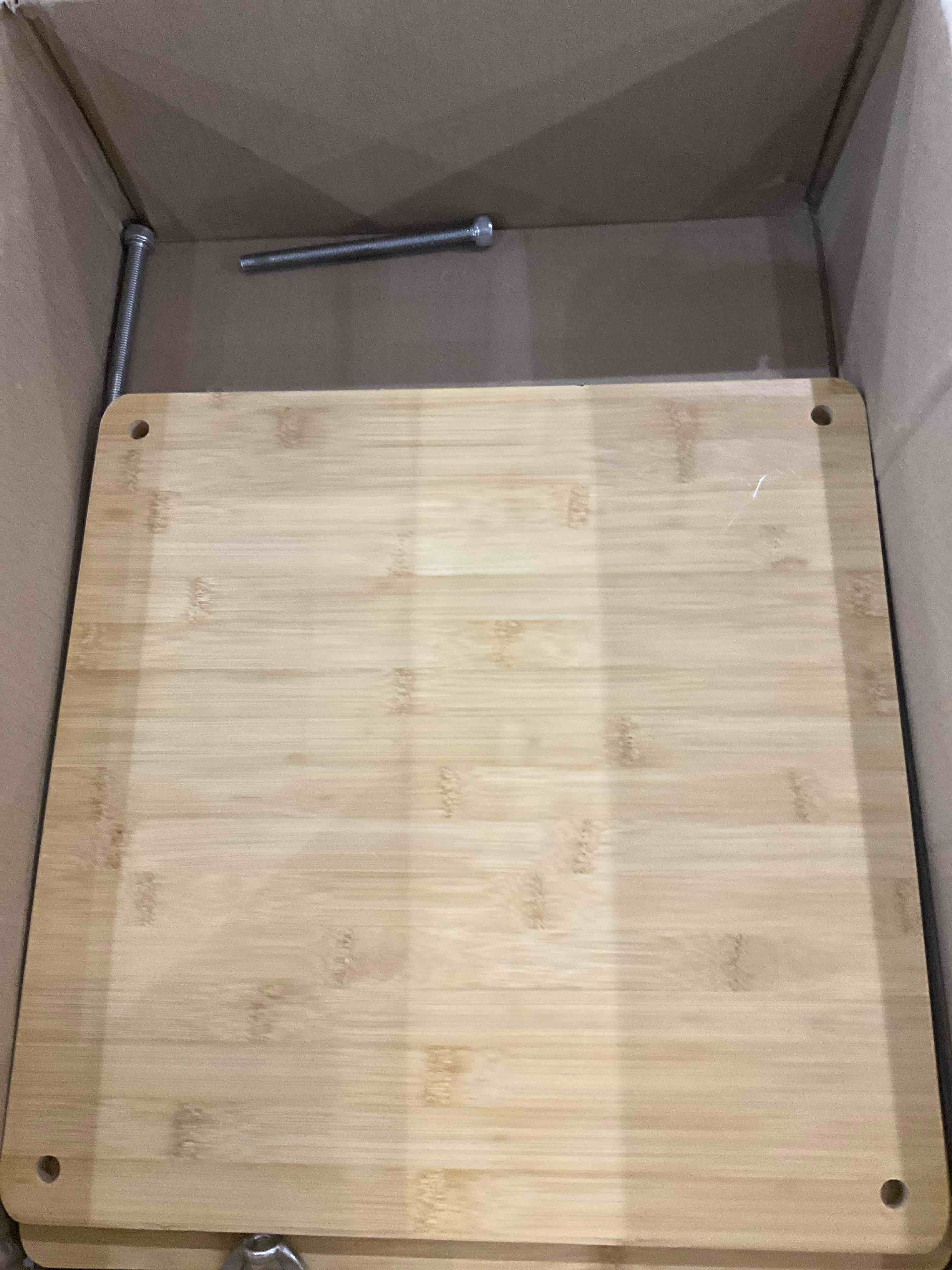 https://s3.amazonaws.com/lotting-images-prod/BargainHunt/EXS01518133_1716468008575.jpeg