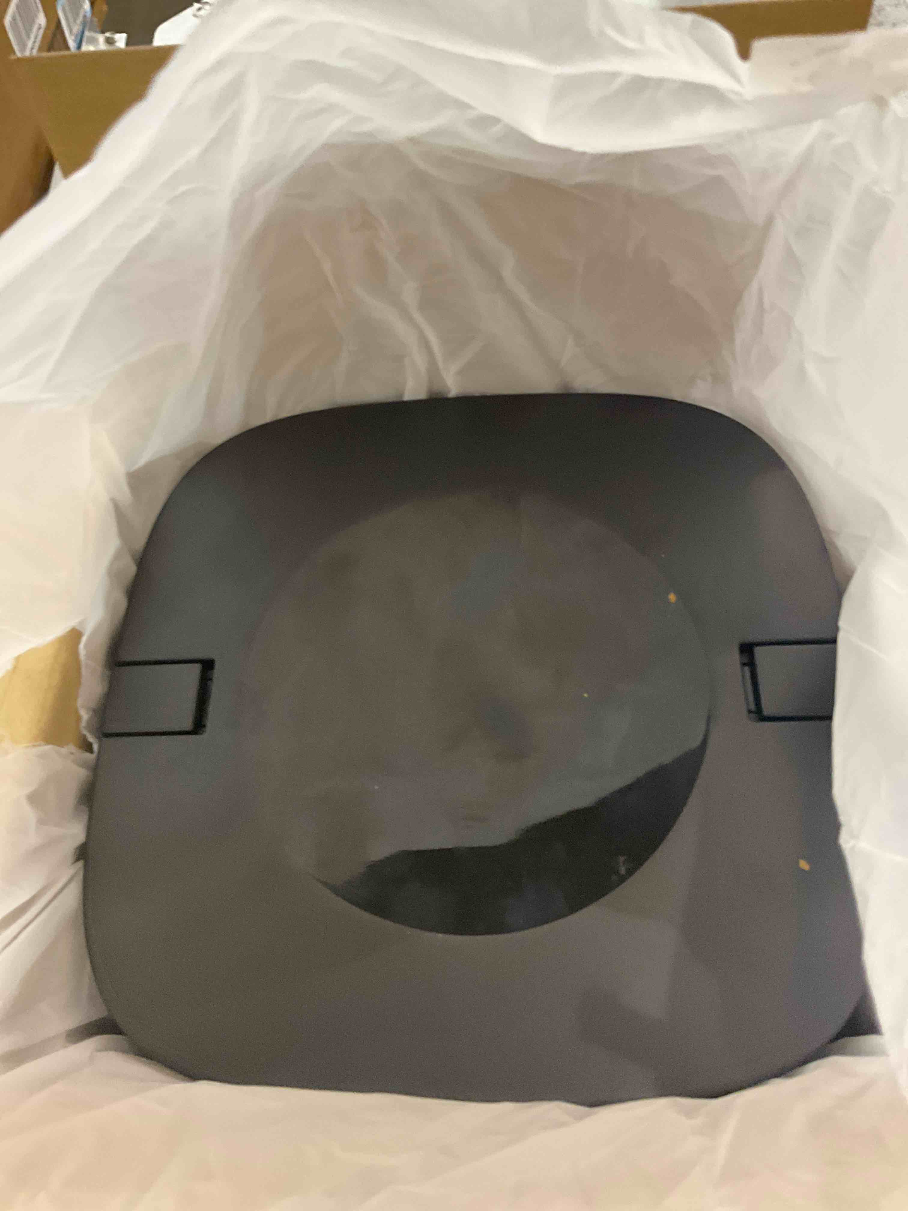 https://s3.amazonaws.com/lotting-images-prod/BargainHunt/EXS01518144_1716471279554.jpeg