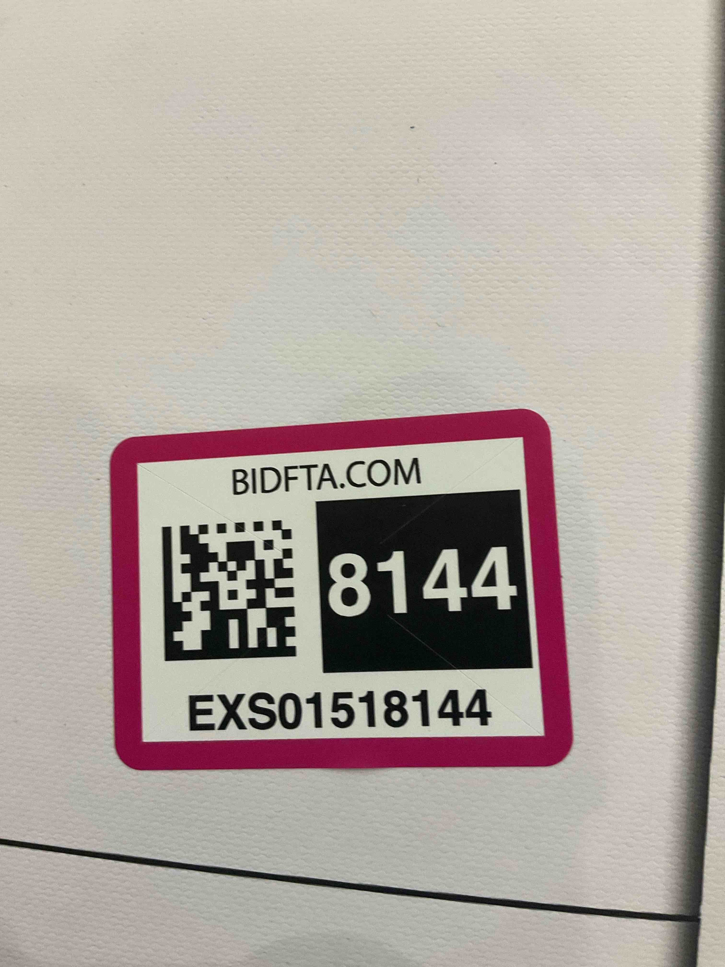 https://s3.amazonaws.com/lotting-images-prod/BargainHunt/EXS01518144_1716471312184.jpeg