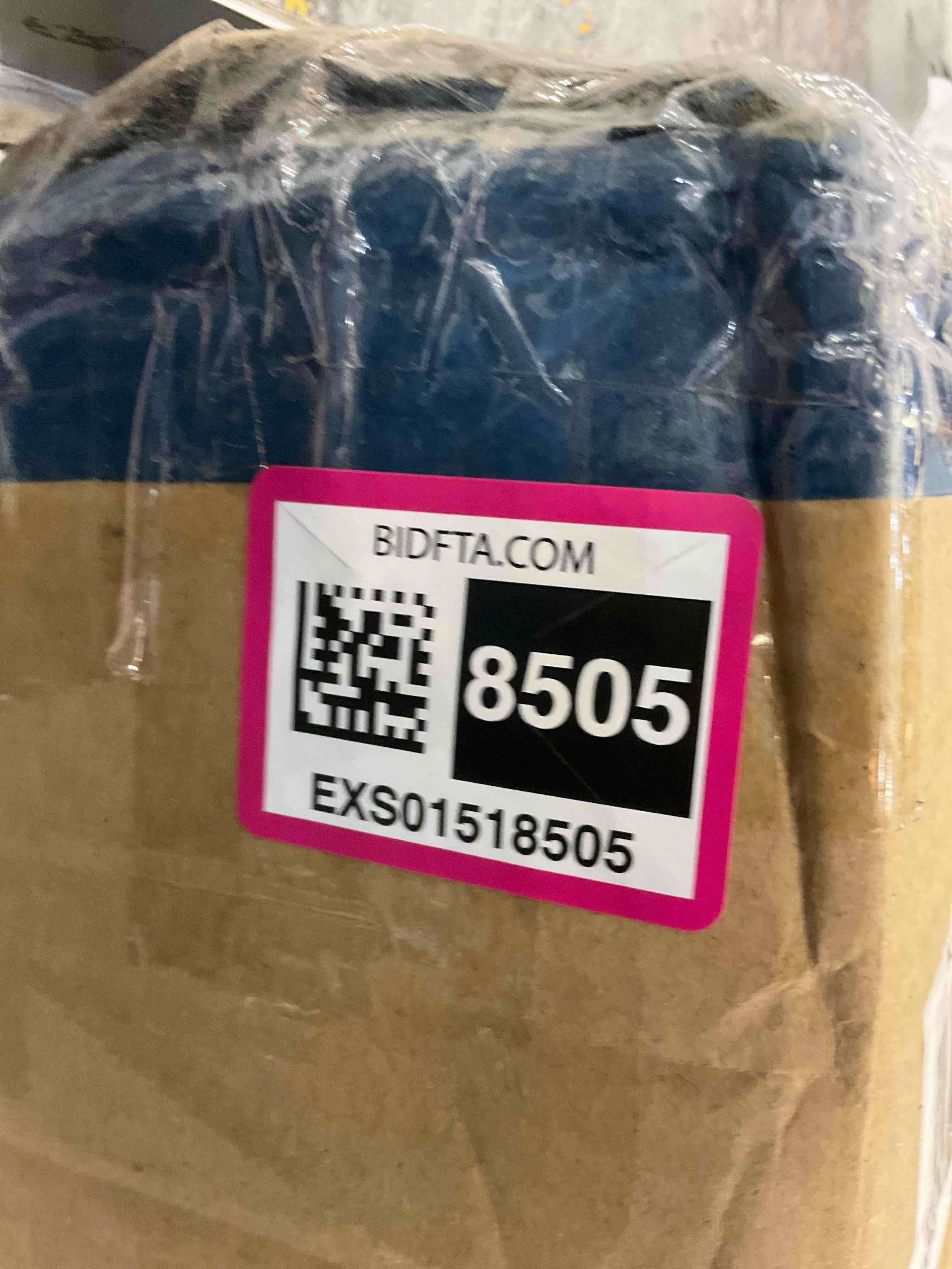 https://s3.amazonaws.com/lotting-images-prod/BargainHunt/EXS01518505_1717769006108.jpeg