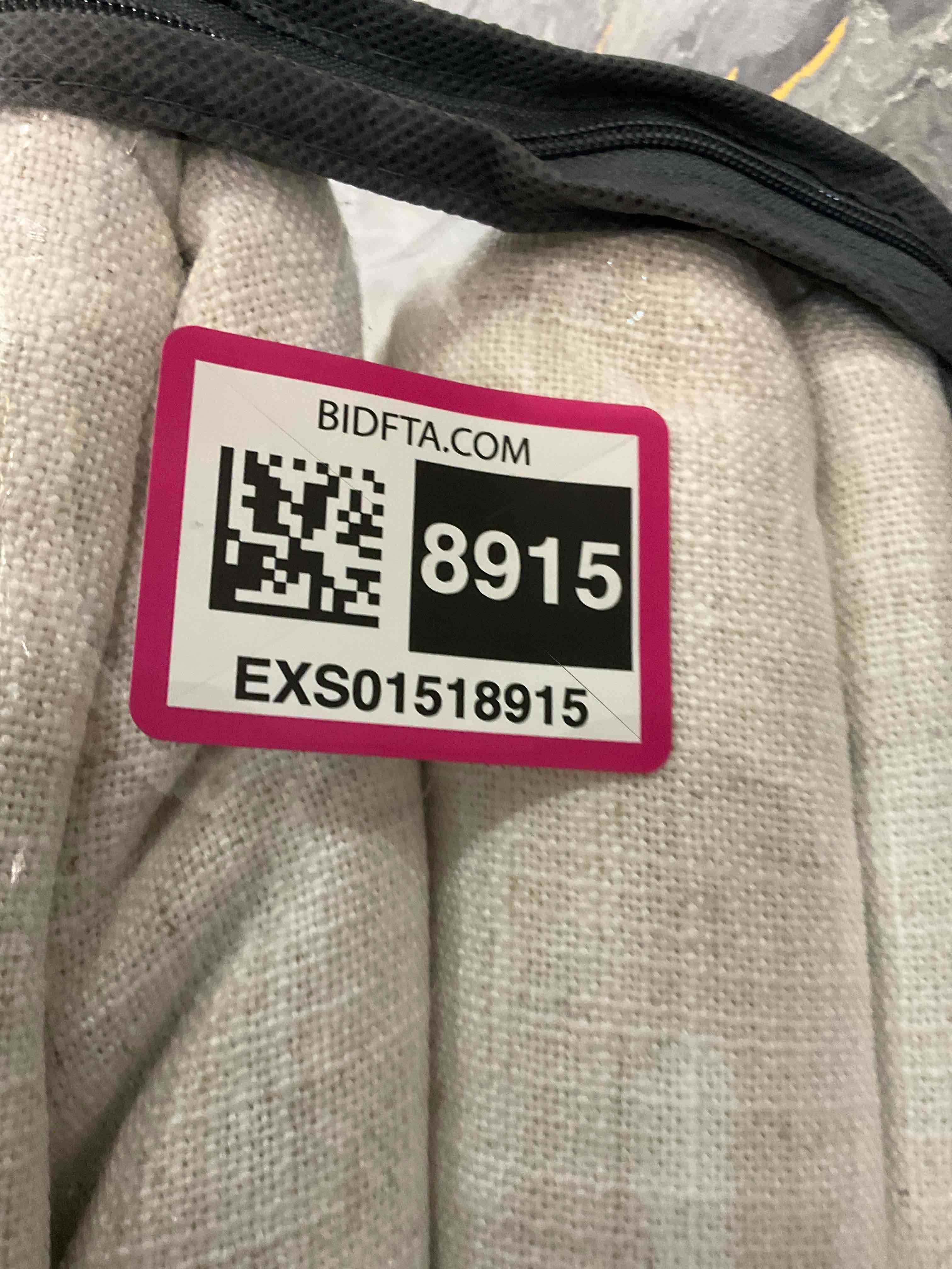 https://s3.amazonaws.com/lotting-images-prod/BargainHunt/EXS01518915_1718285883353.jpeg