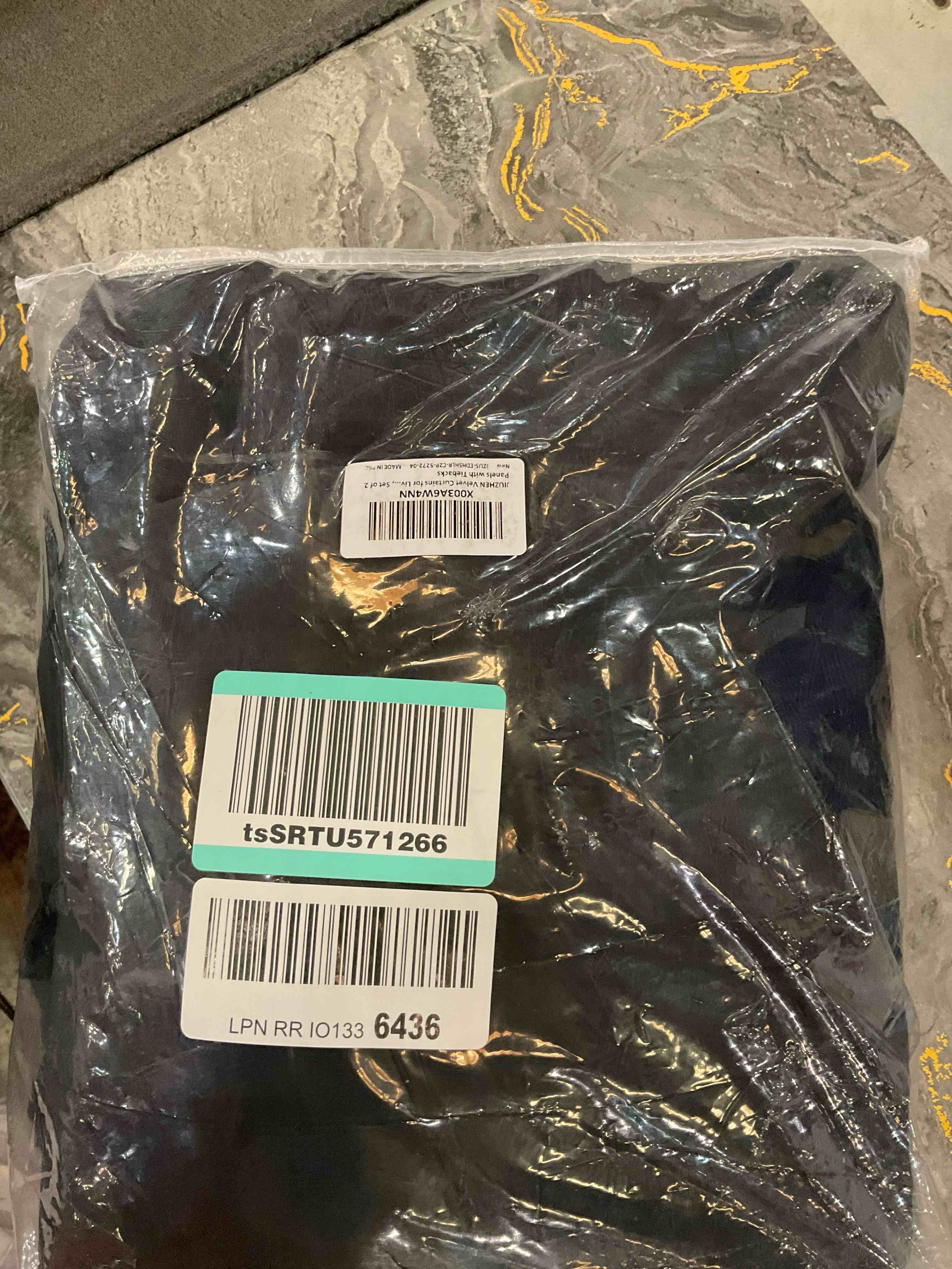 https://s3.amazonaws.com/lotting-images-prod/BargainHunt/EXS01518966_1718297822541.jpeg