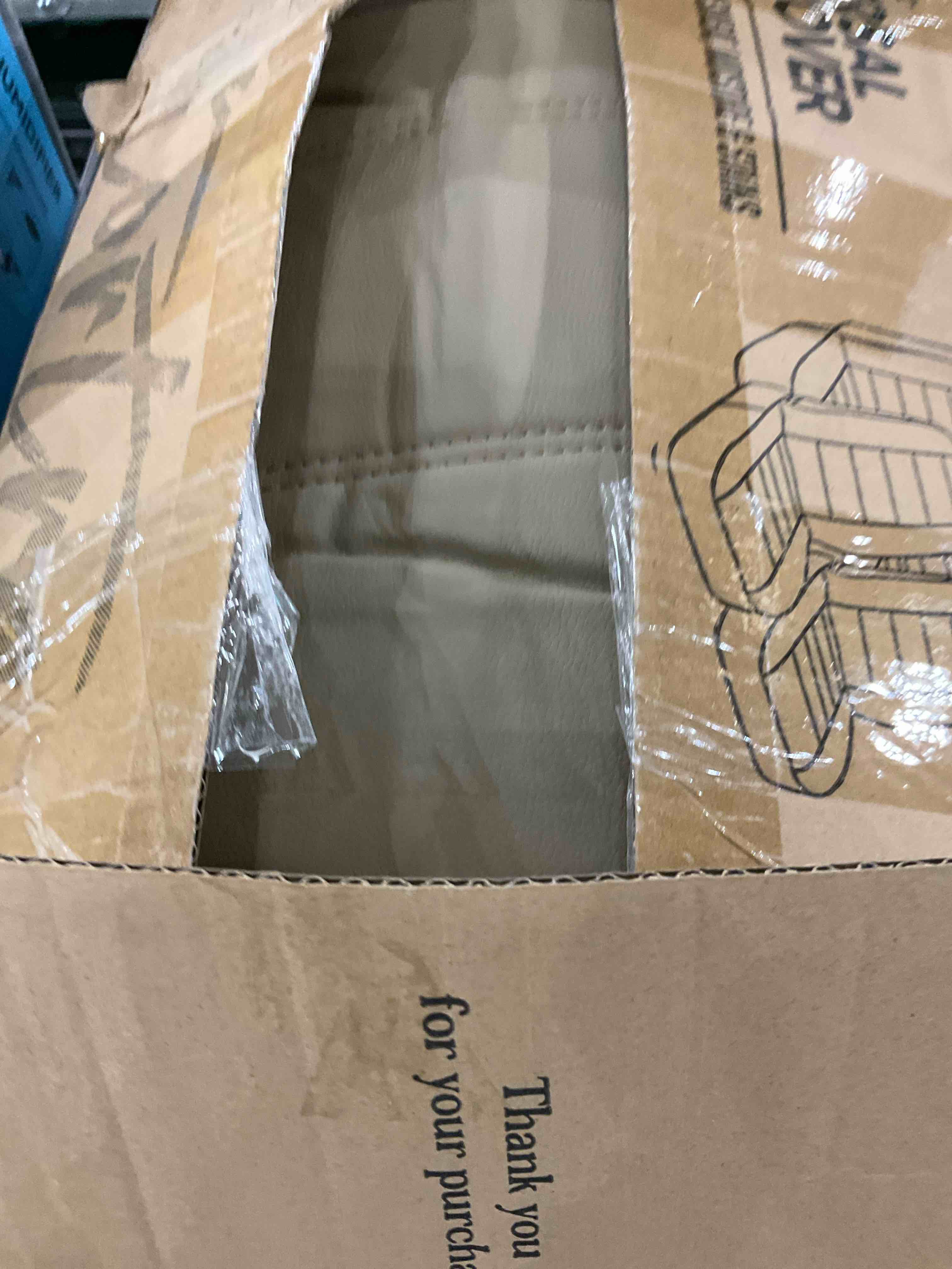 https://s3.amazonaws.com/lotting-images-prod/BargainHunt/EXS01519051_1715953277216.jpeg