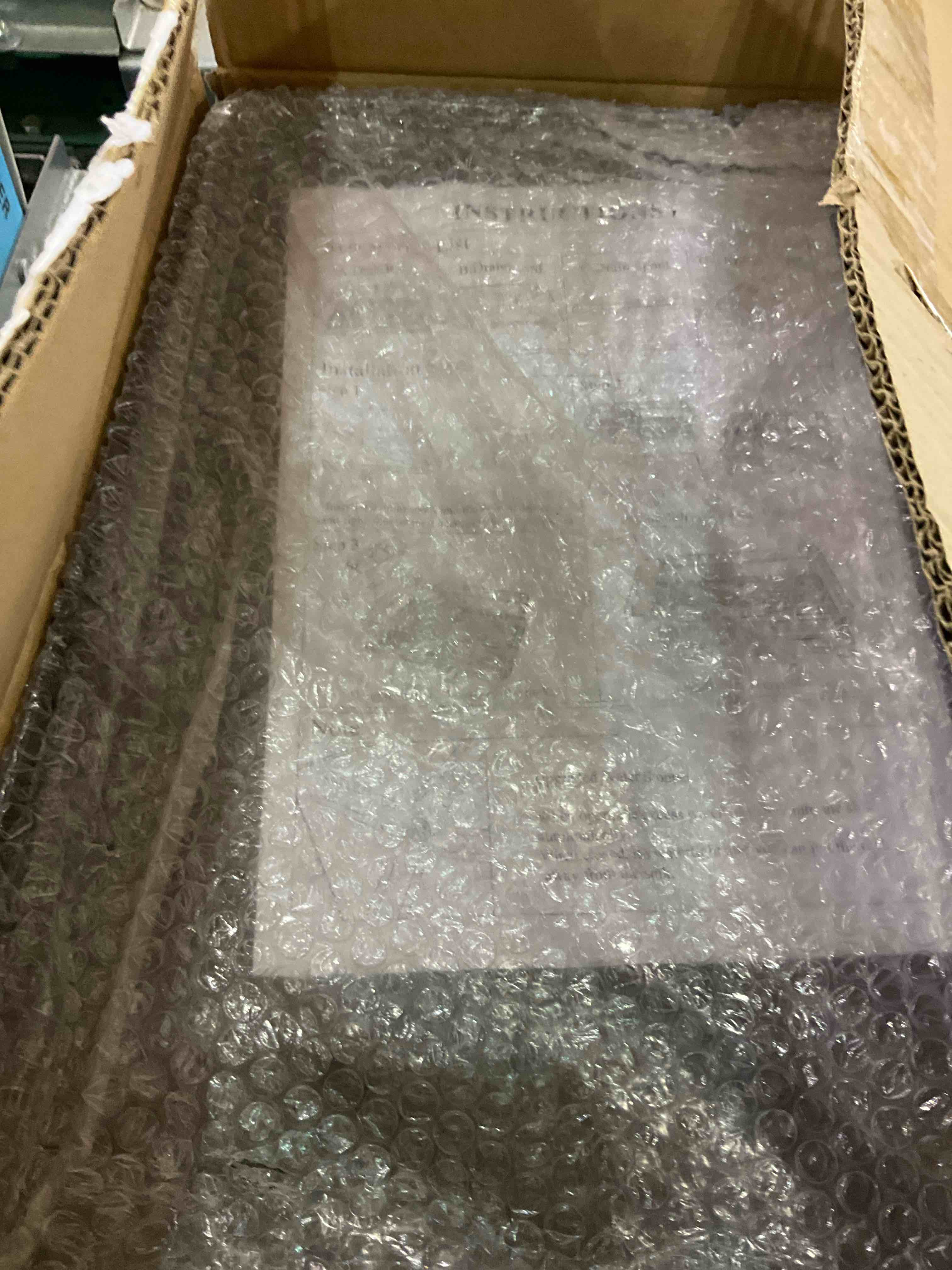 https://s3.amazonaws.com/lotting-images-prod/BargainHunt/EXS01519052_1715953191722.jpeg