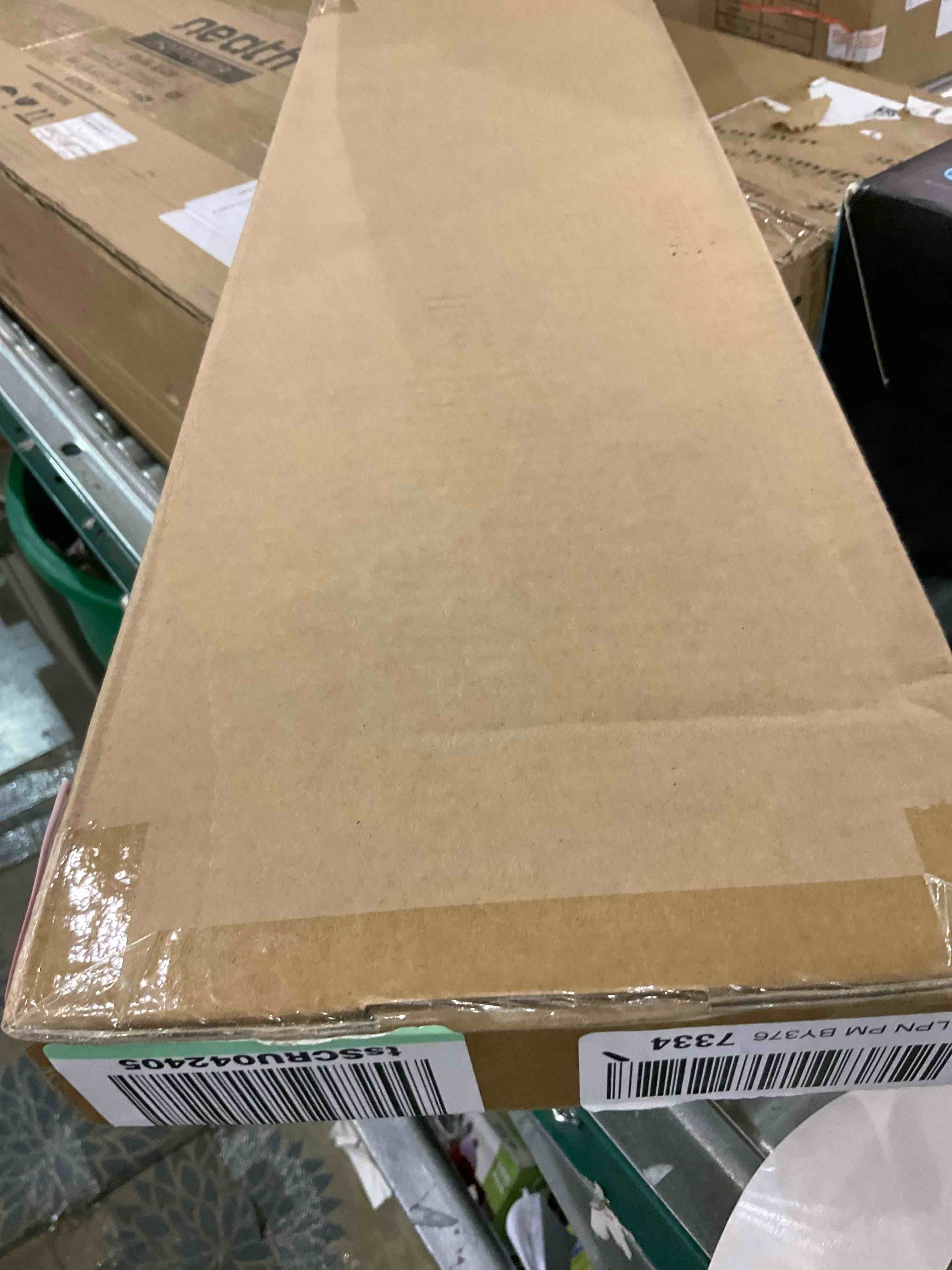 https://s3.amazonaws.com/lotting-images-prod/BargainHunt/EXS01519104_1716203775209.jpeg