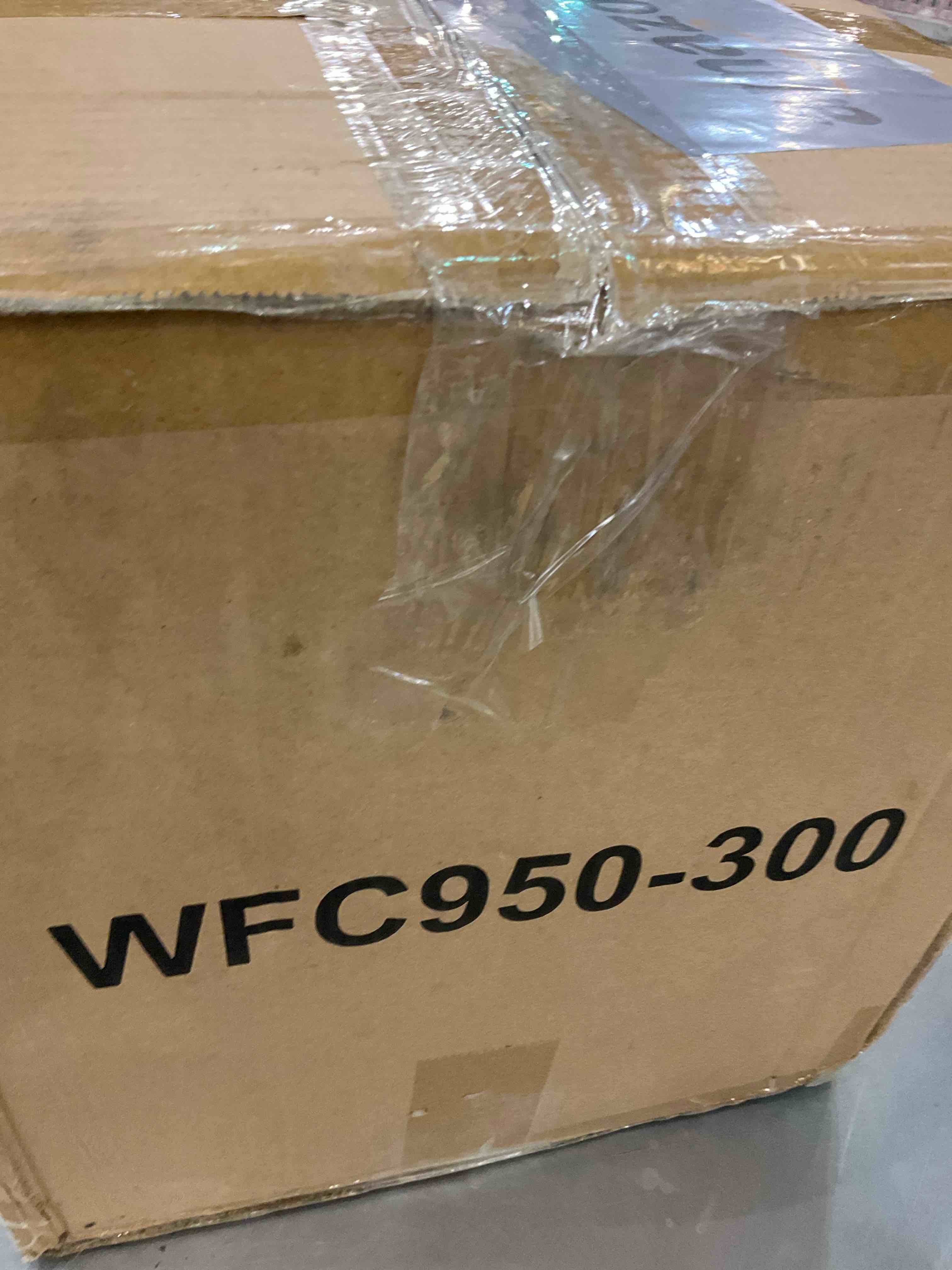 https://s3.amazonaws.com/lotting-images-prod/BargainHunt/EXS01519113_1715967992739.jpeg