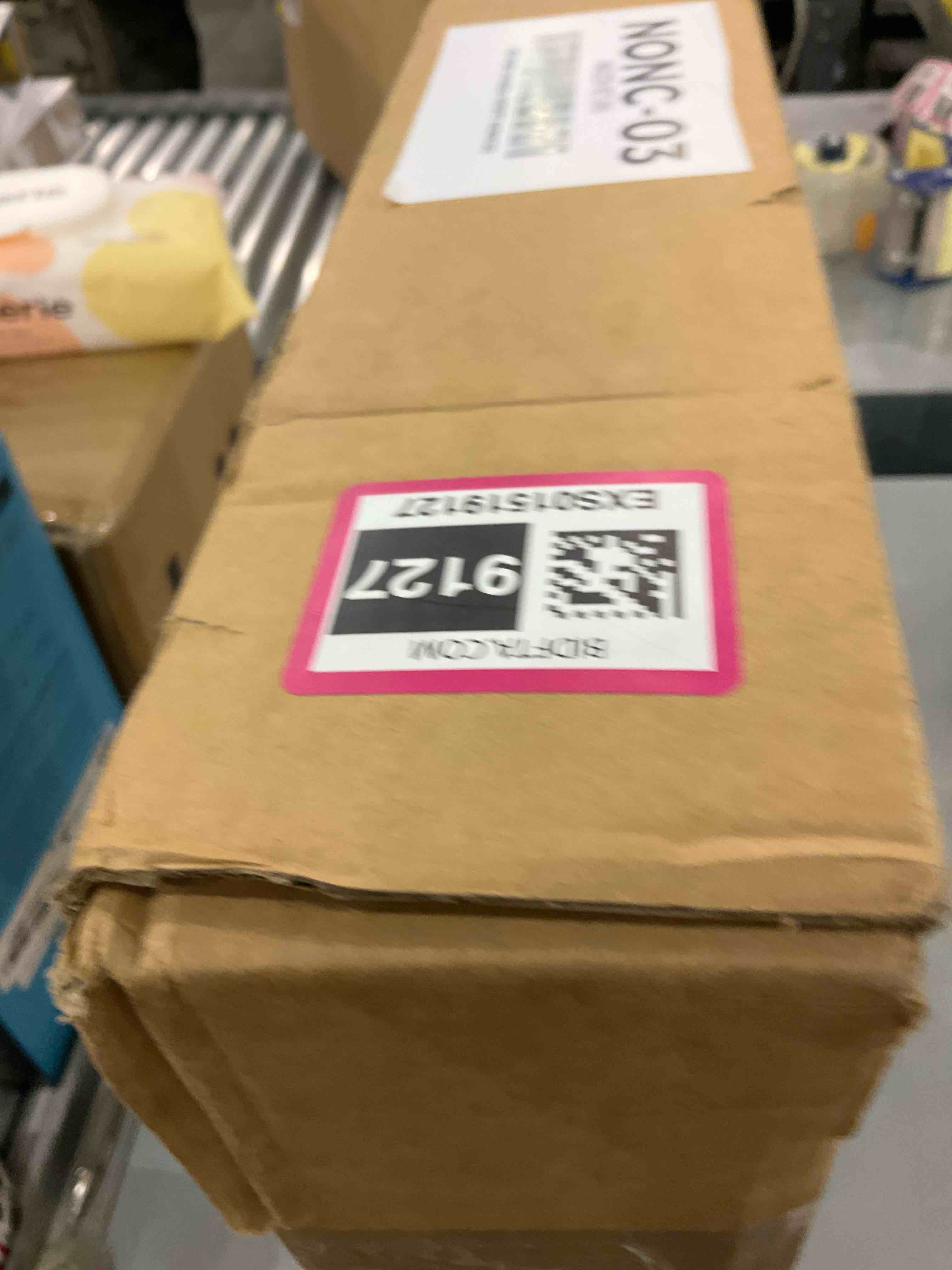 https://s3.amazonaws.com/lotting-images-prod/BargainHunt/EXS01519127_1716206637196.jpeg