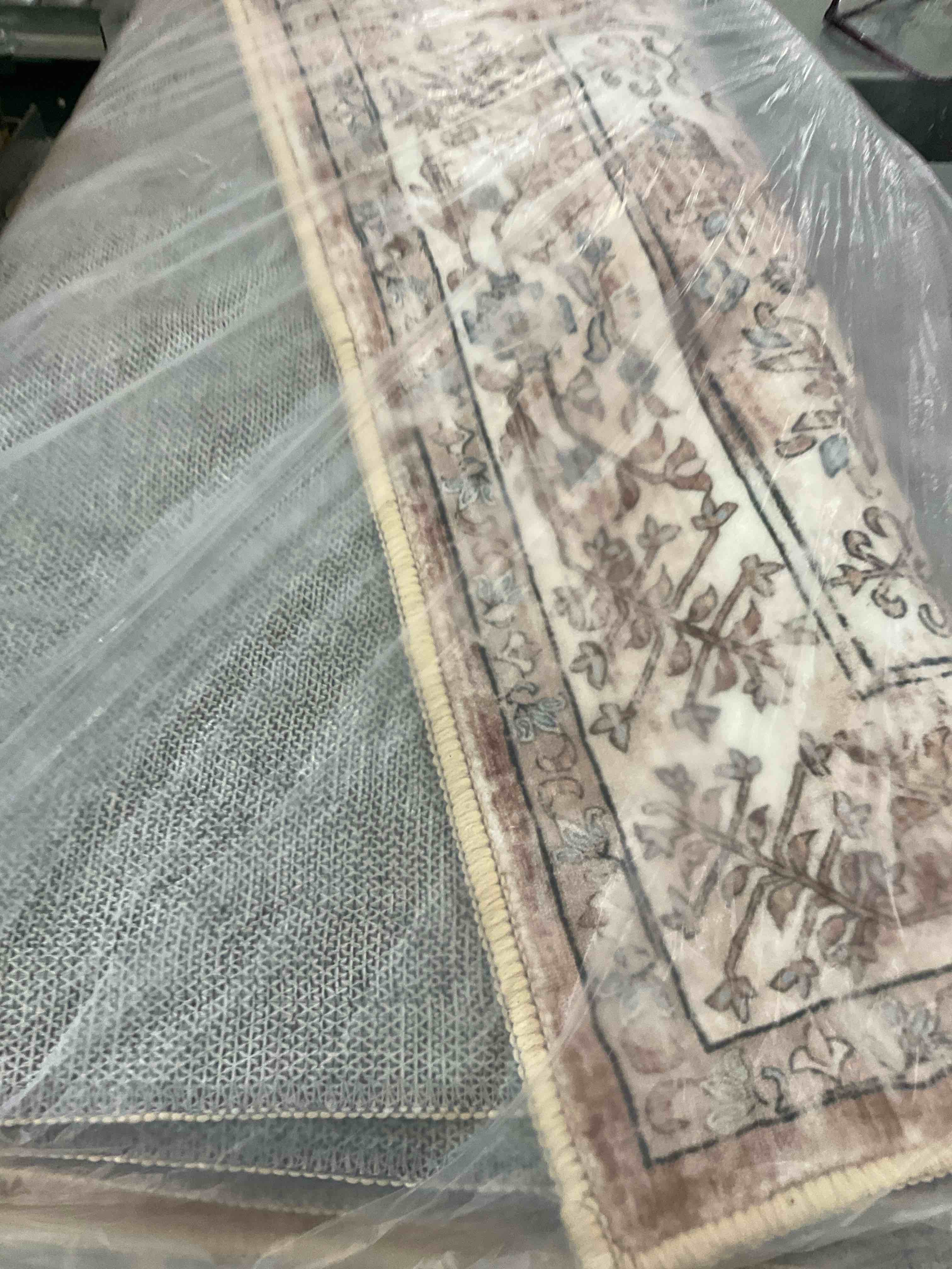 https://s3.amazonaws.com/lotting-images-prod/BargainHunt/EXS01519196_1716217425551.jpeg