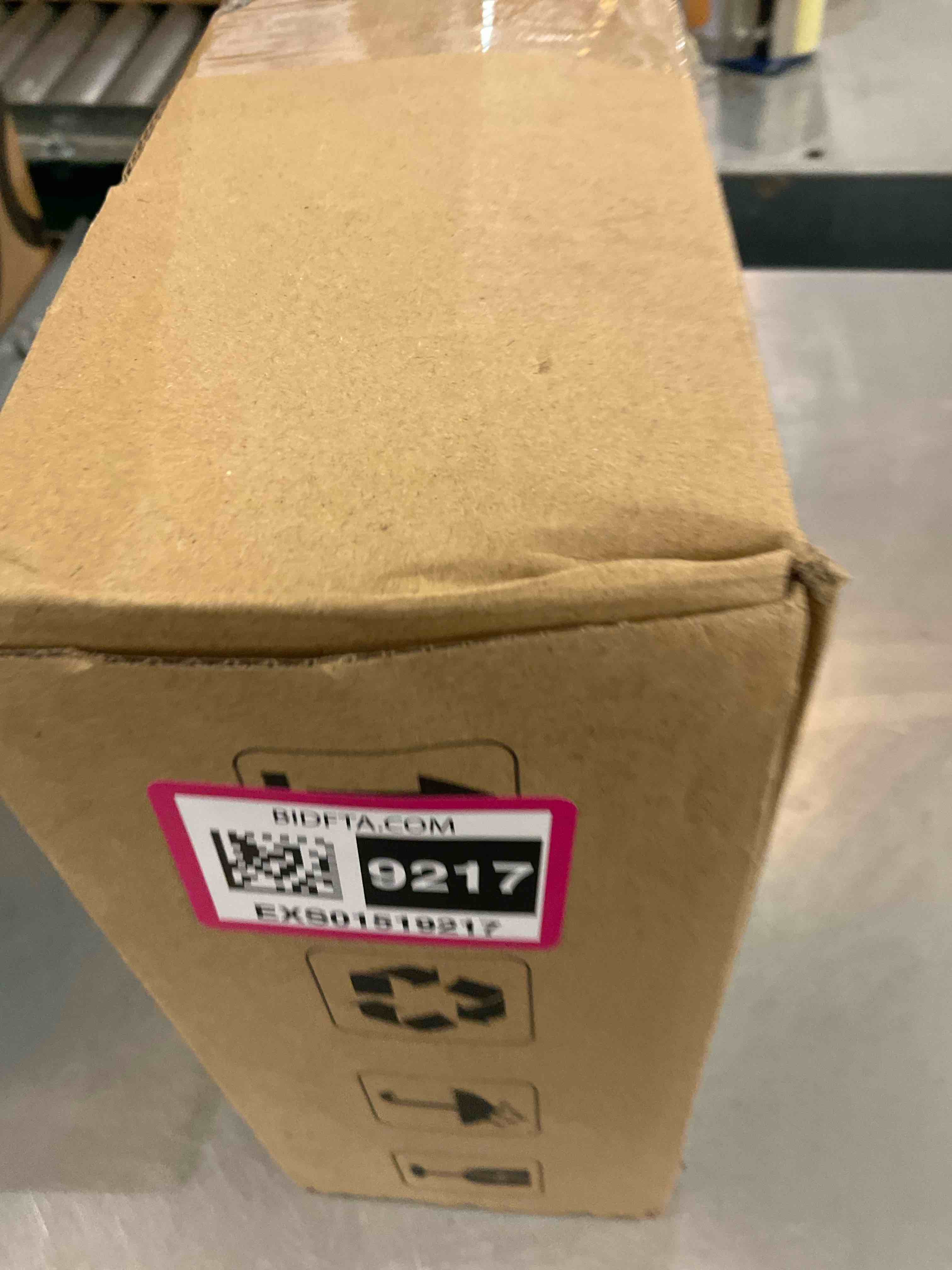 https://s3.amazonaws.com/lotting-images-prod/BargainHunt/EXS01519217_1716219900181.jpeg