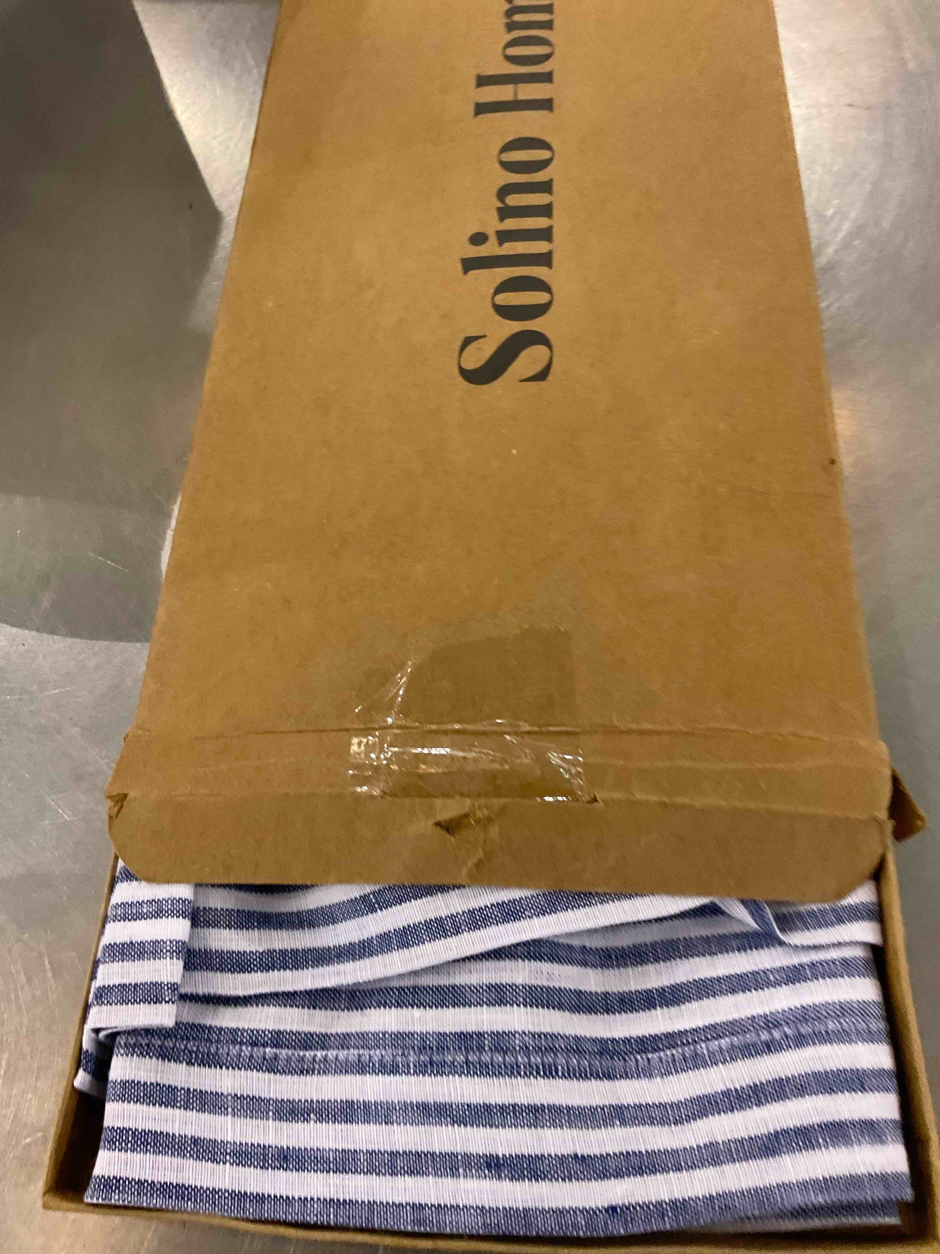 https://s3.amazonaws.com/lotting-images-prod/BargainHunt/EXS01519295_1716298465196.jpeg
