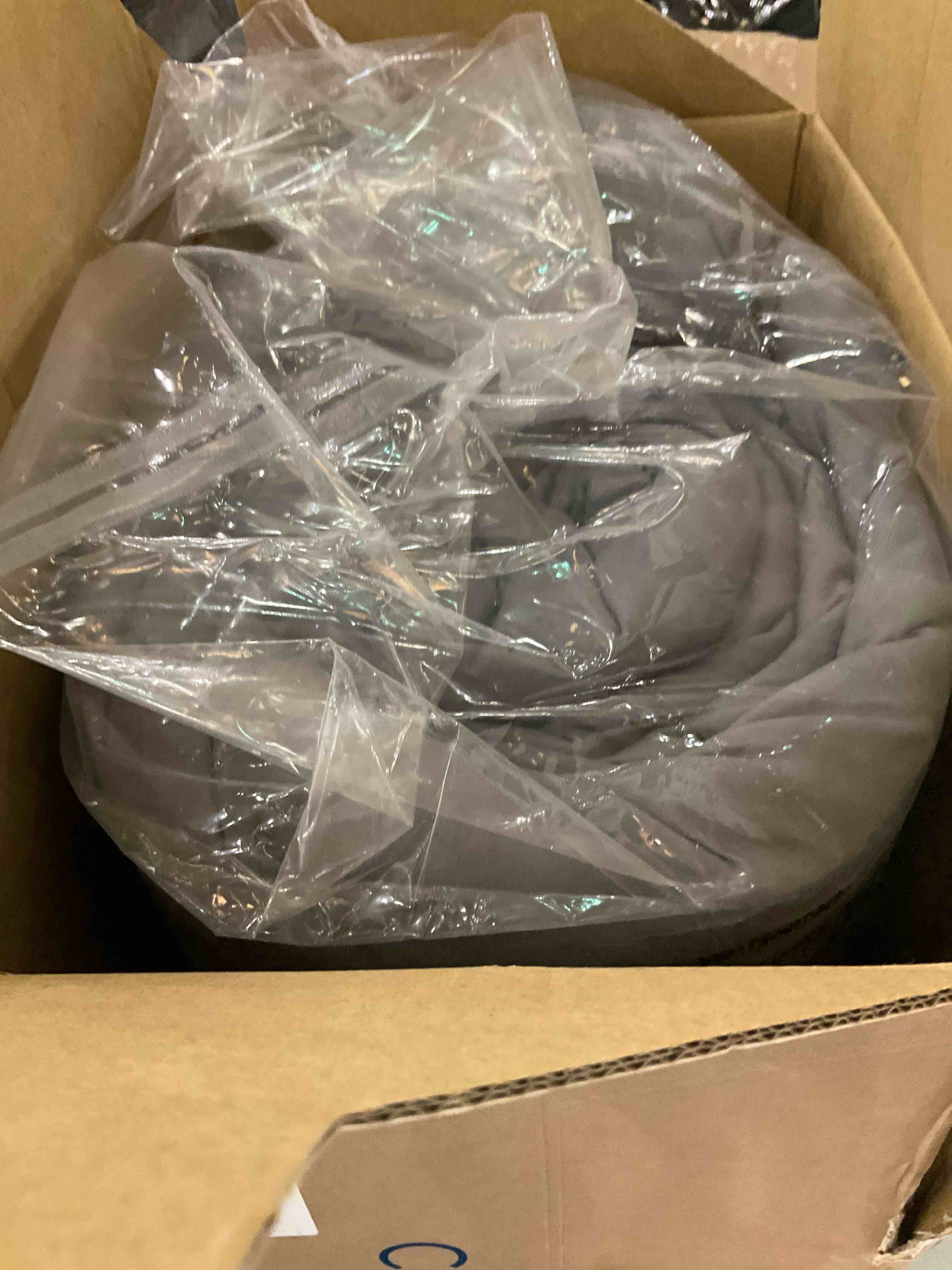 https://s3.amazonaws.com/lotting-images-prod/BargainHunt/EXS01519299_1716297984293.jpeg