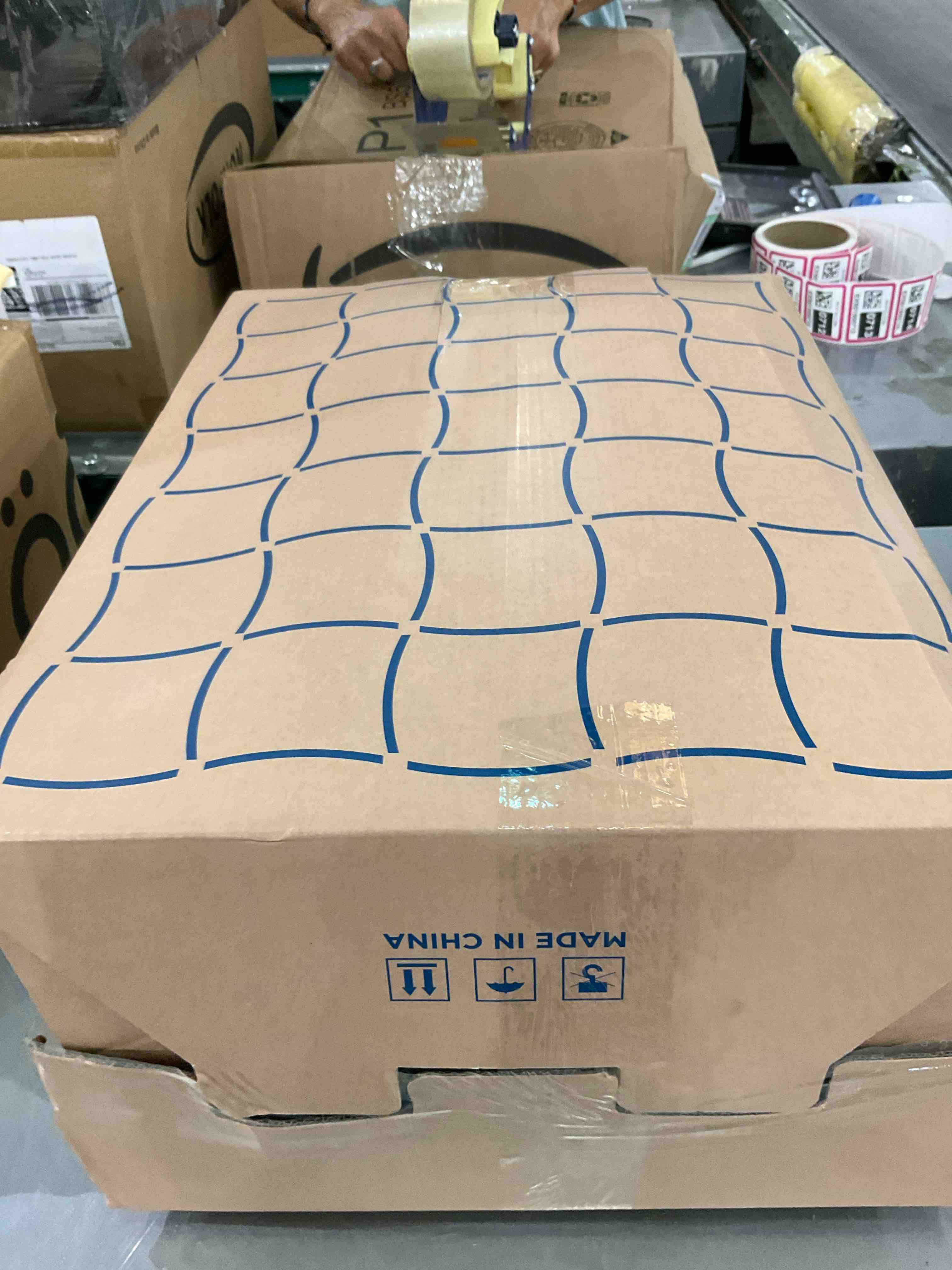 https://s3.amazonaws.com/lotting-images-prod/BargainHunt/EXS01519299_1716298058181.jpeg