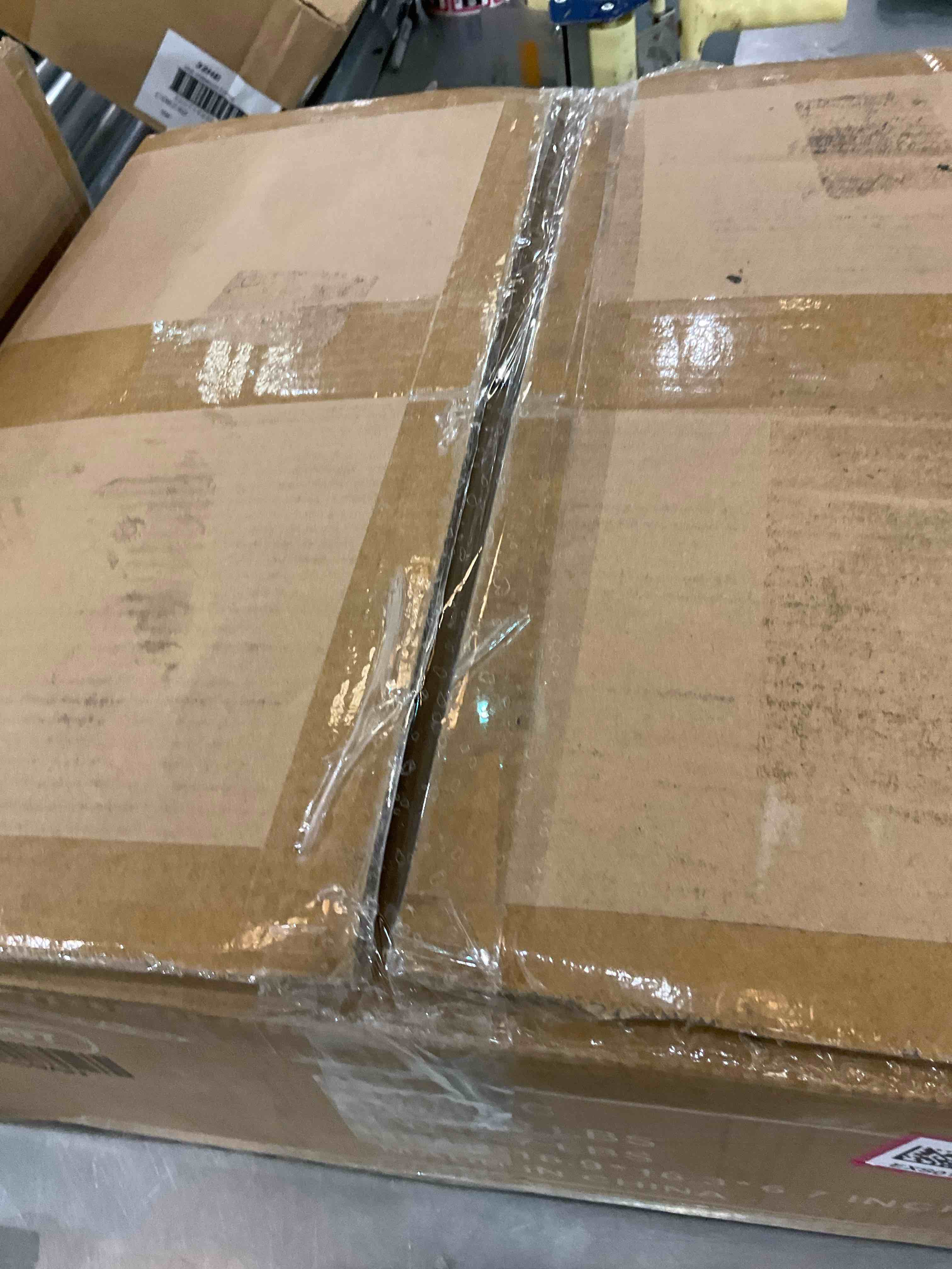 https://s3.amazonaws.com/lotting-images-prod/BargainHunt/EXS01519310_1716303797844.jpeg