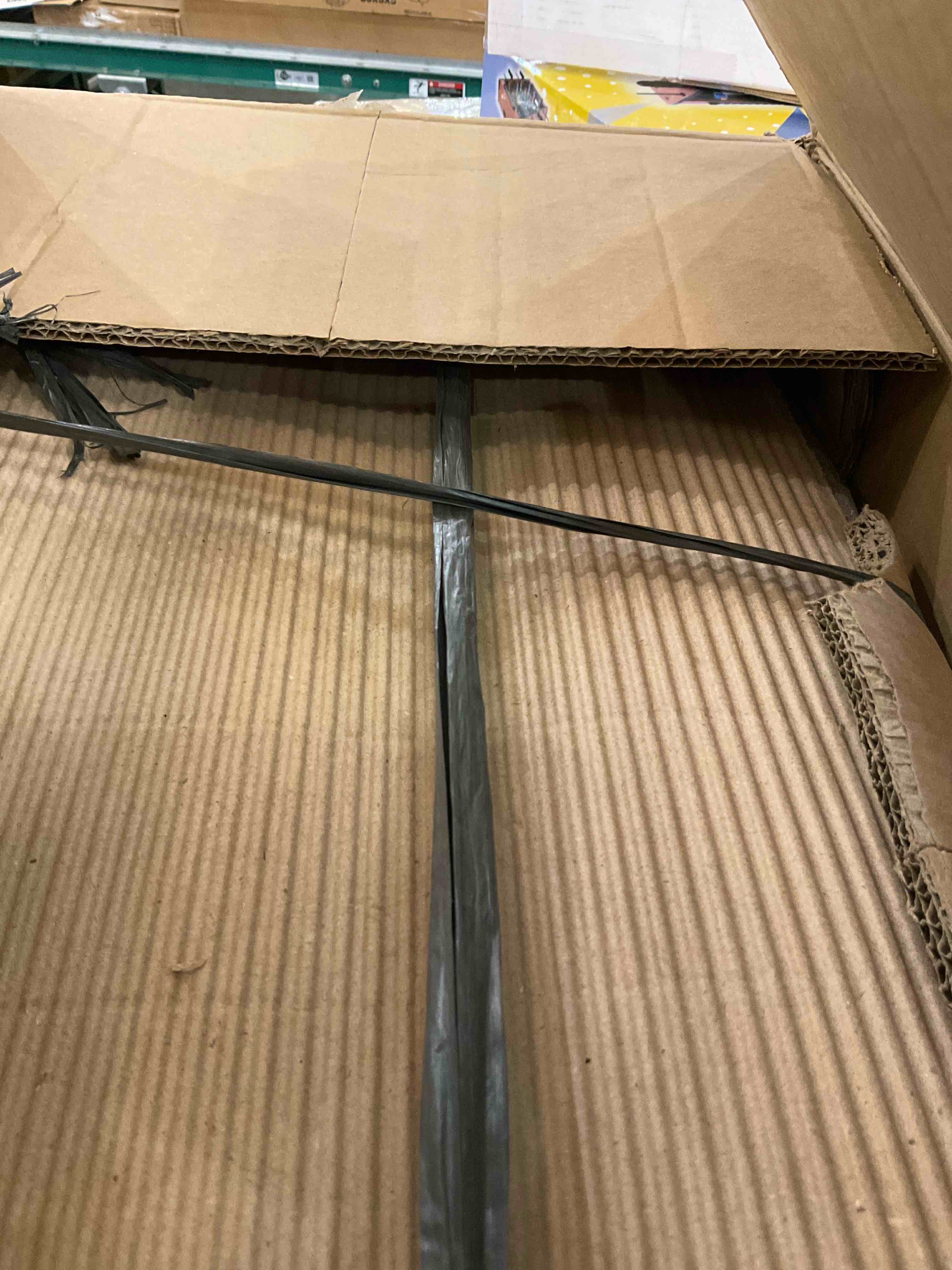 https://s3.amazonaws.com/lotting-images-prod/BargainHunt/EXS01519335_1716311017752.jpeg