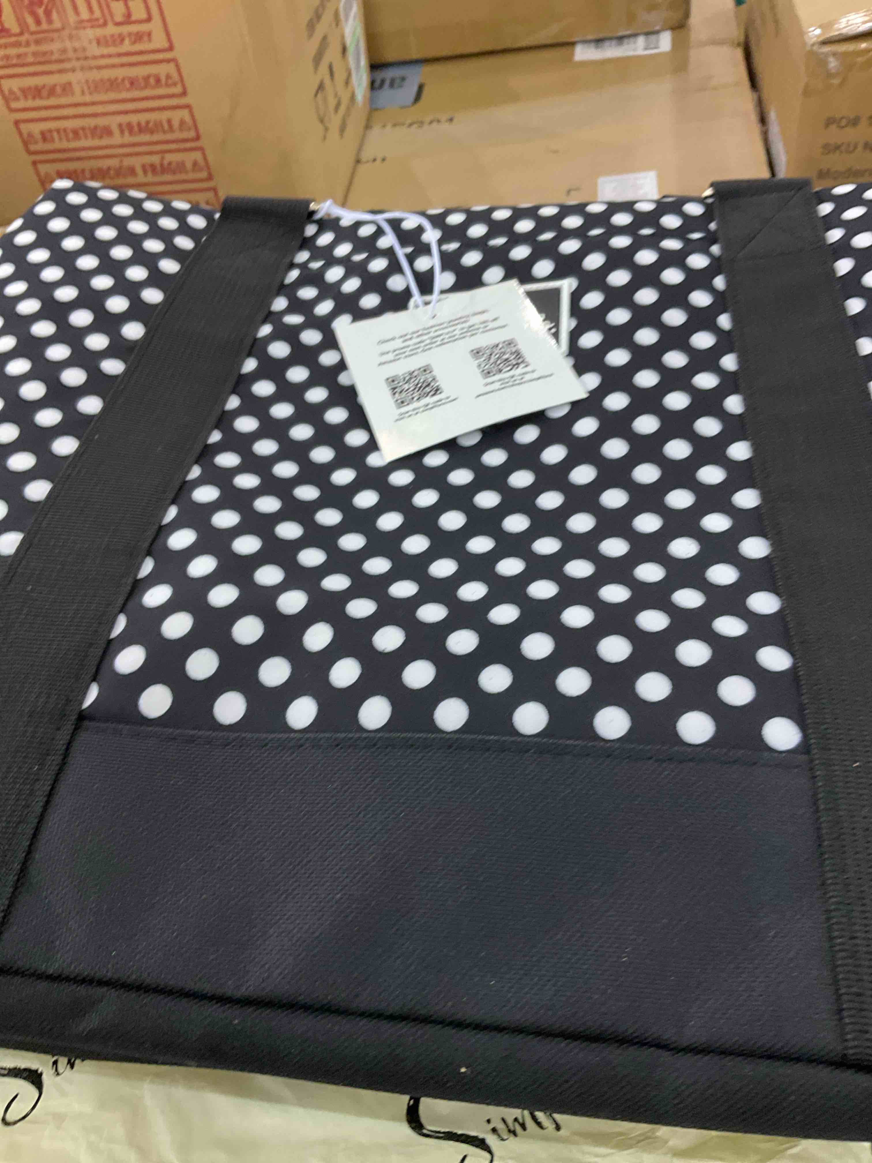 https://s3.amazonaws.com/lotting-images-prod/BargainHunt/EXS01519371_1716381677642.jpeg