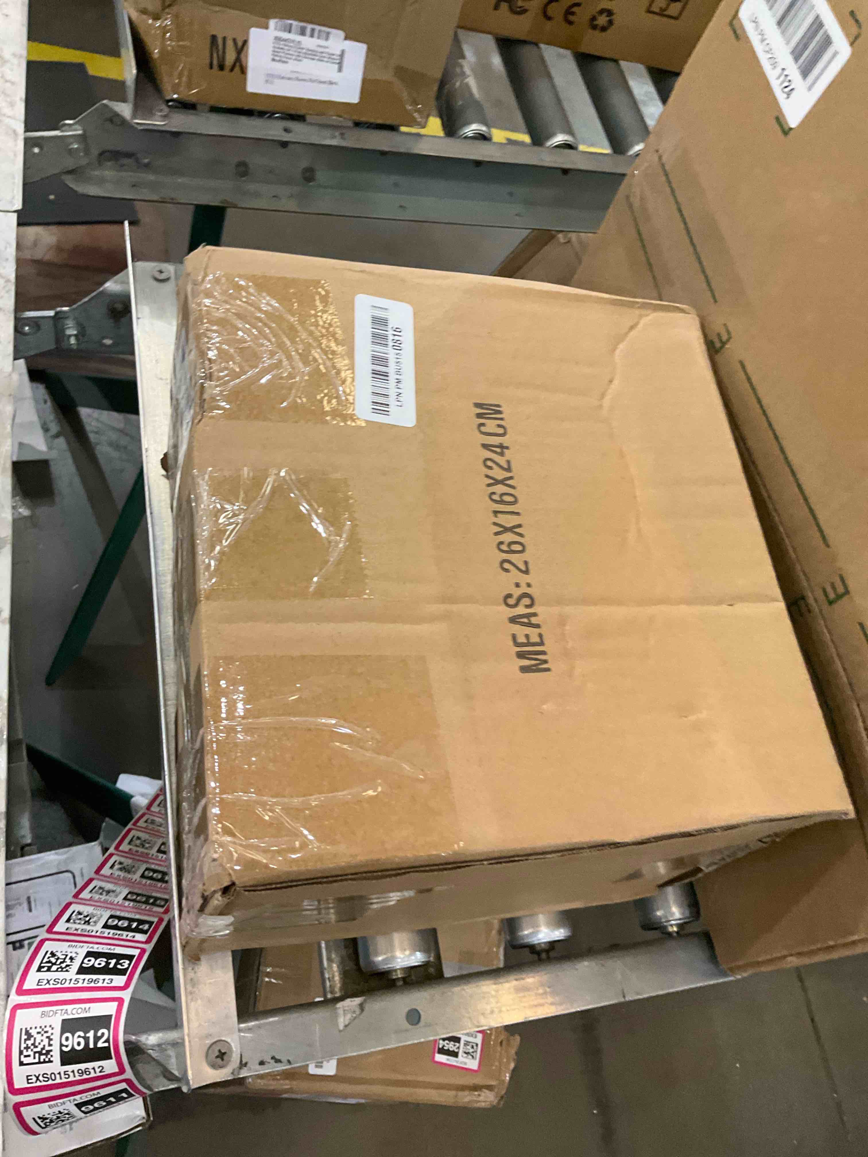 https://s3.amazonaws.com/lotting-images-prod/BargainHunt/EXS01519609_1716992454071.jpeg