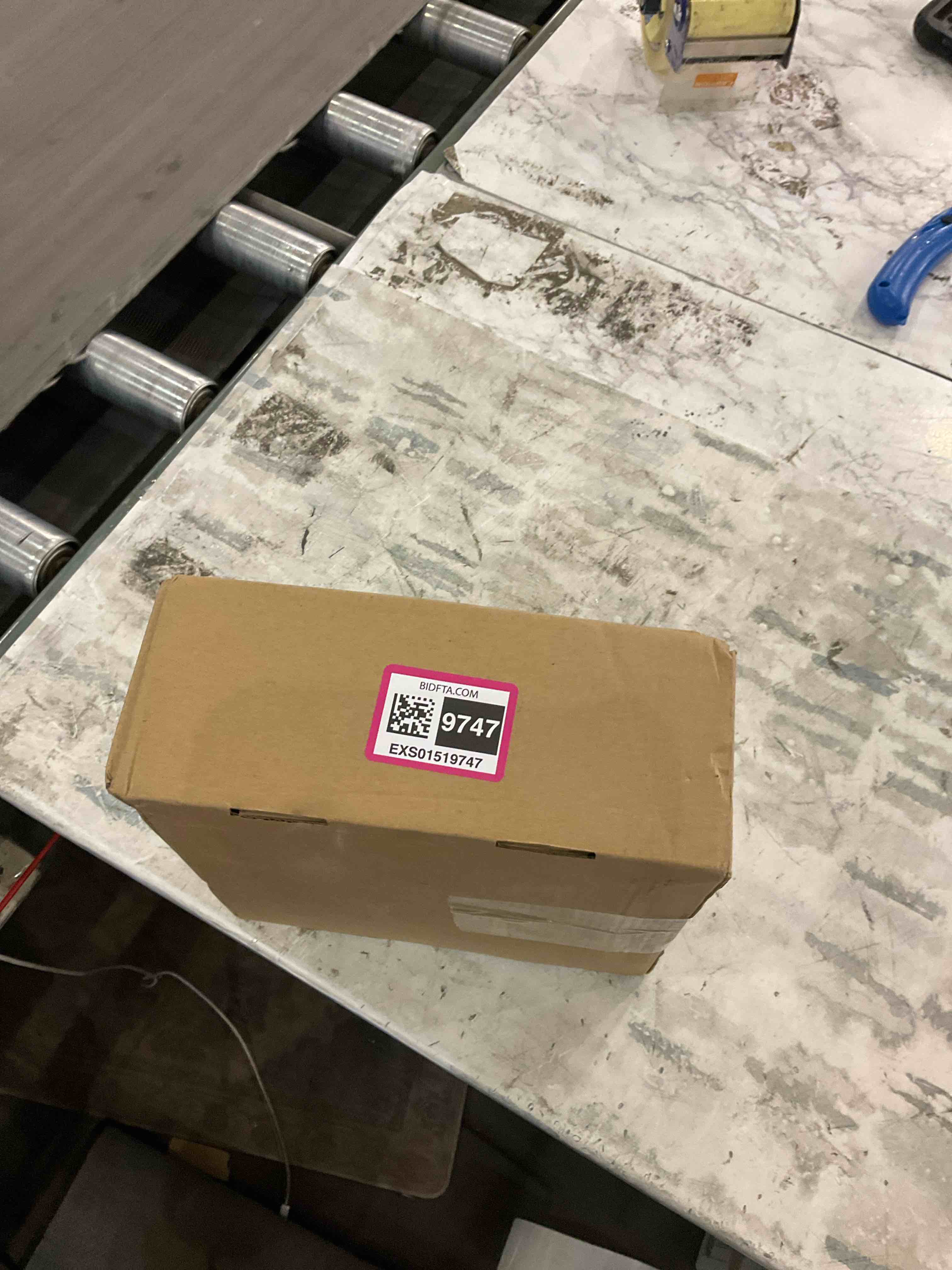 https://s3.amazonaws.com/lotting-images-prod/BargainHunt/EXS01519747_1717071939982.jpeg