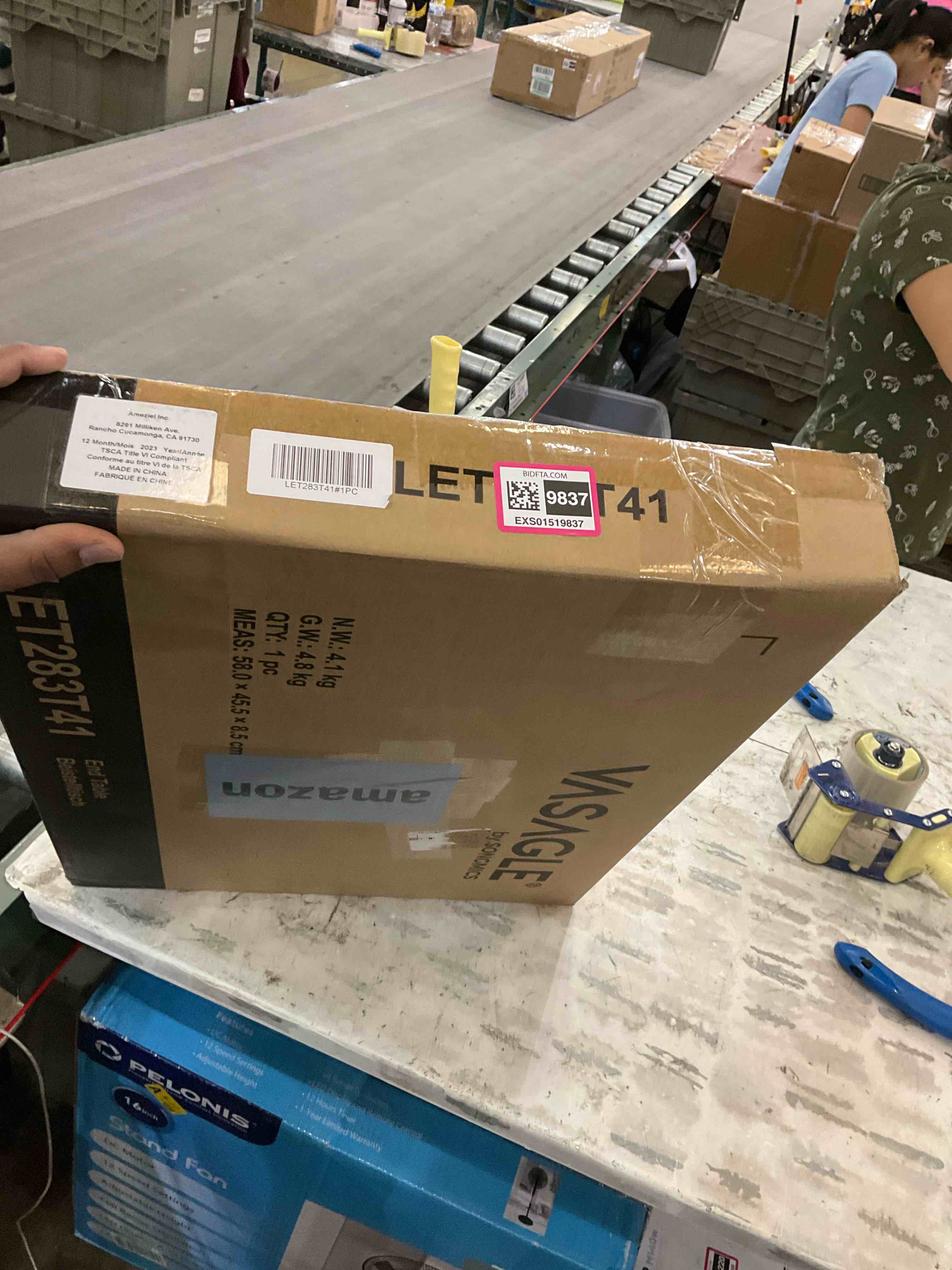 https://s3.amazonaws.com/lotting-images-prod/BargainHunt/EXS01519837_1717082317915.jpeg